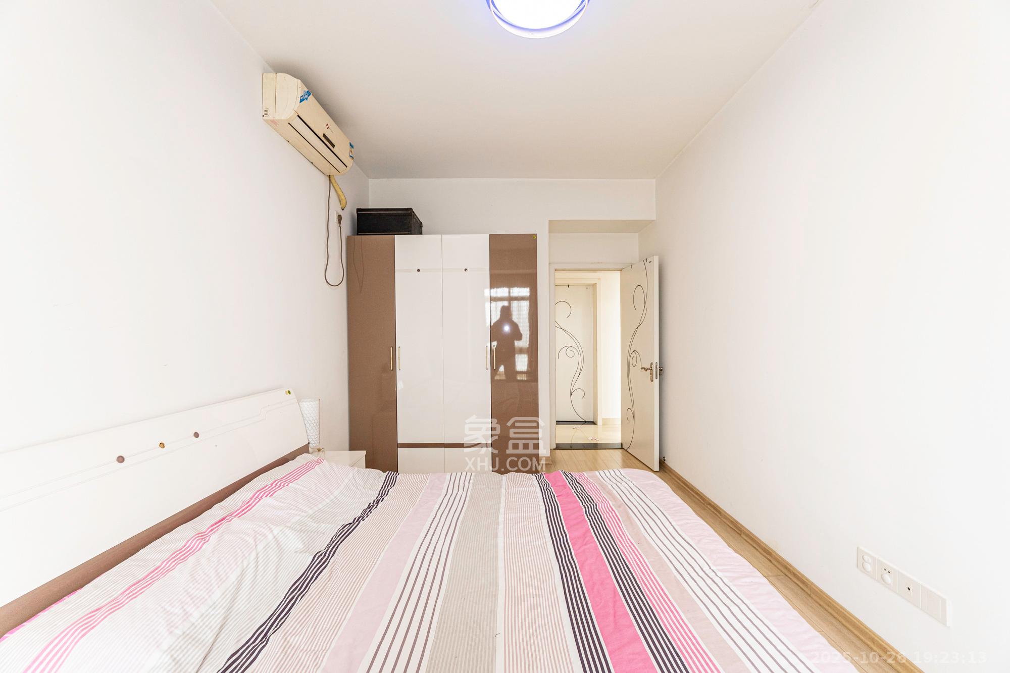 财富名园  3室2厅2卫    132.0万 财富名园  3室2厅2卫    132.0万卧室