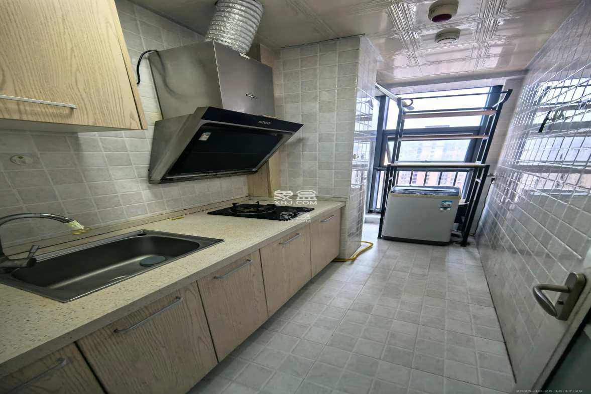 第六都(陆都小区)  1室1厅1卫    1600.0元/月 第六都(陆都小区)  1室1厅1卫    1600.0元/月室内图