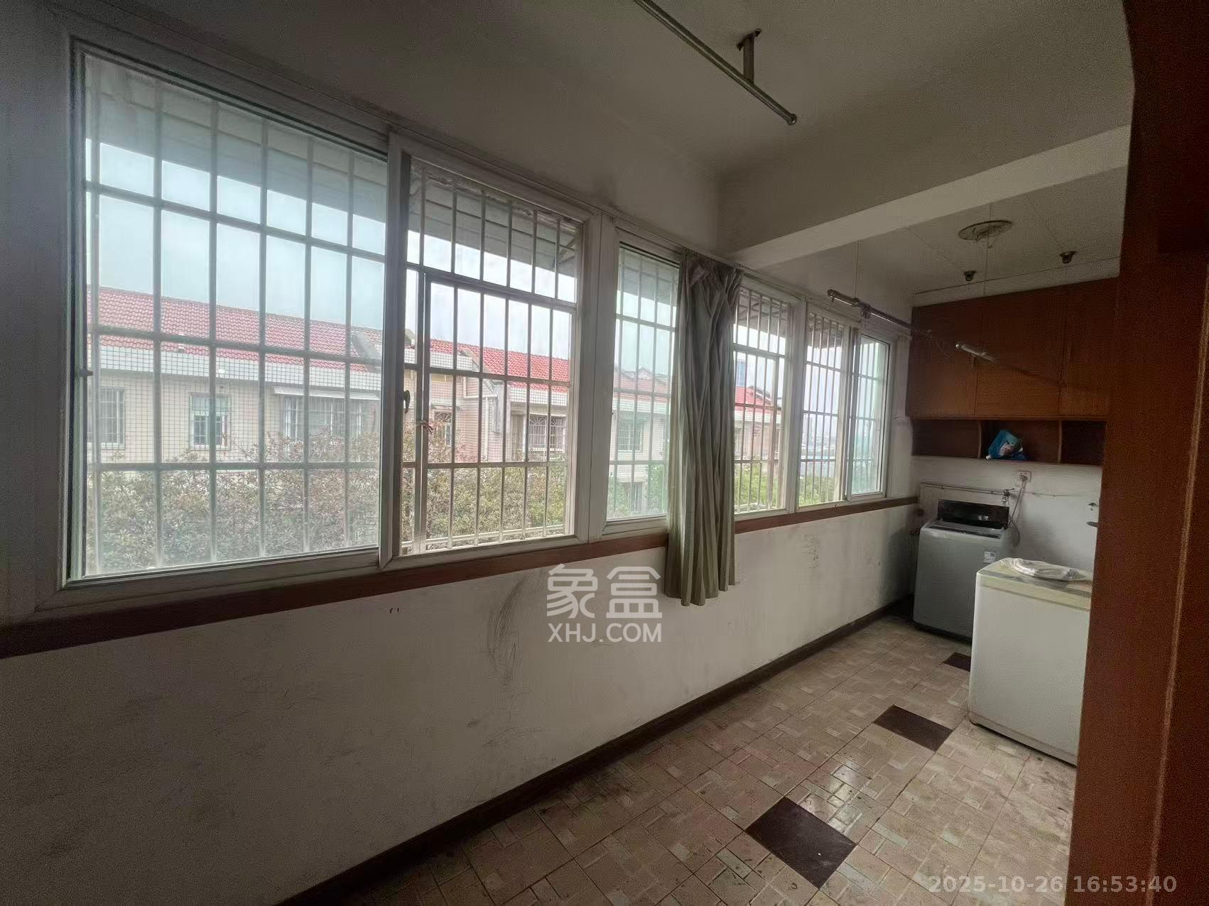 中天佳园  3室1厅2卫    1300.0元/月室内图