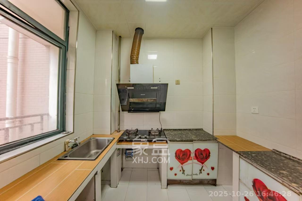 枫华府第  3室2厅1卫    1600.0元/月 枫华府第  3室2厅1卫    1600.0元/月室内图