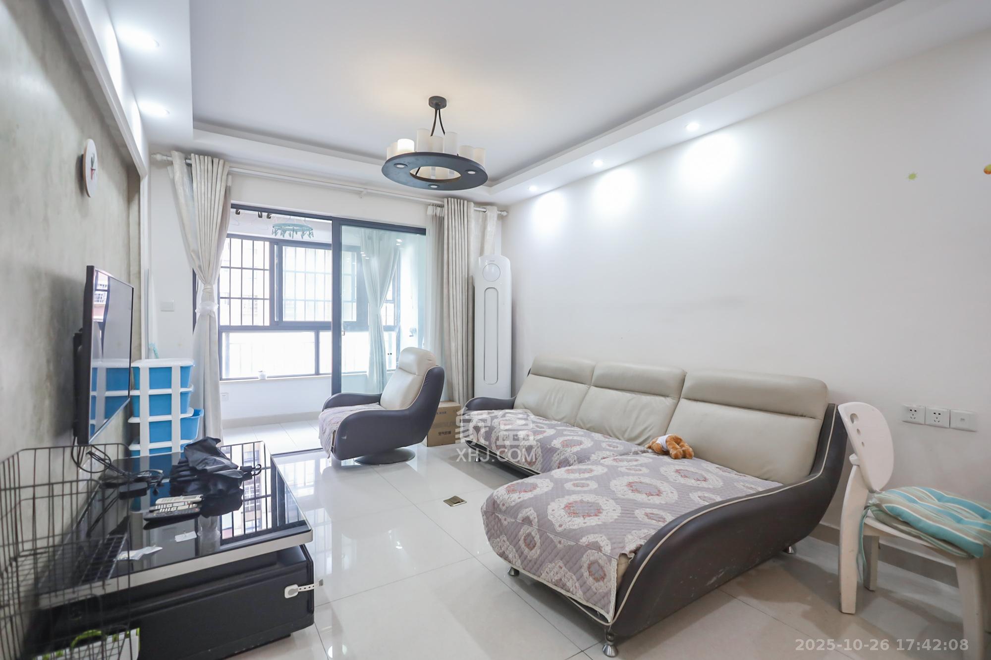 兰亭都荟（璟峰苑）  3室2厅1卫    98.0万客厅