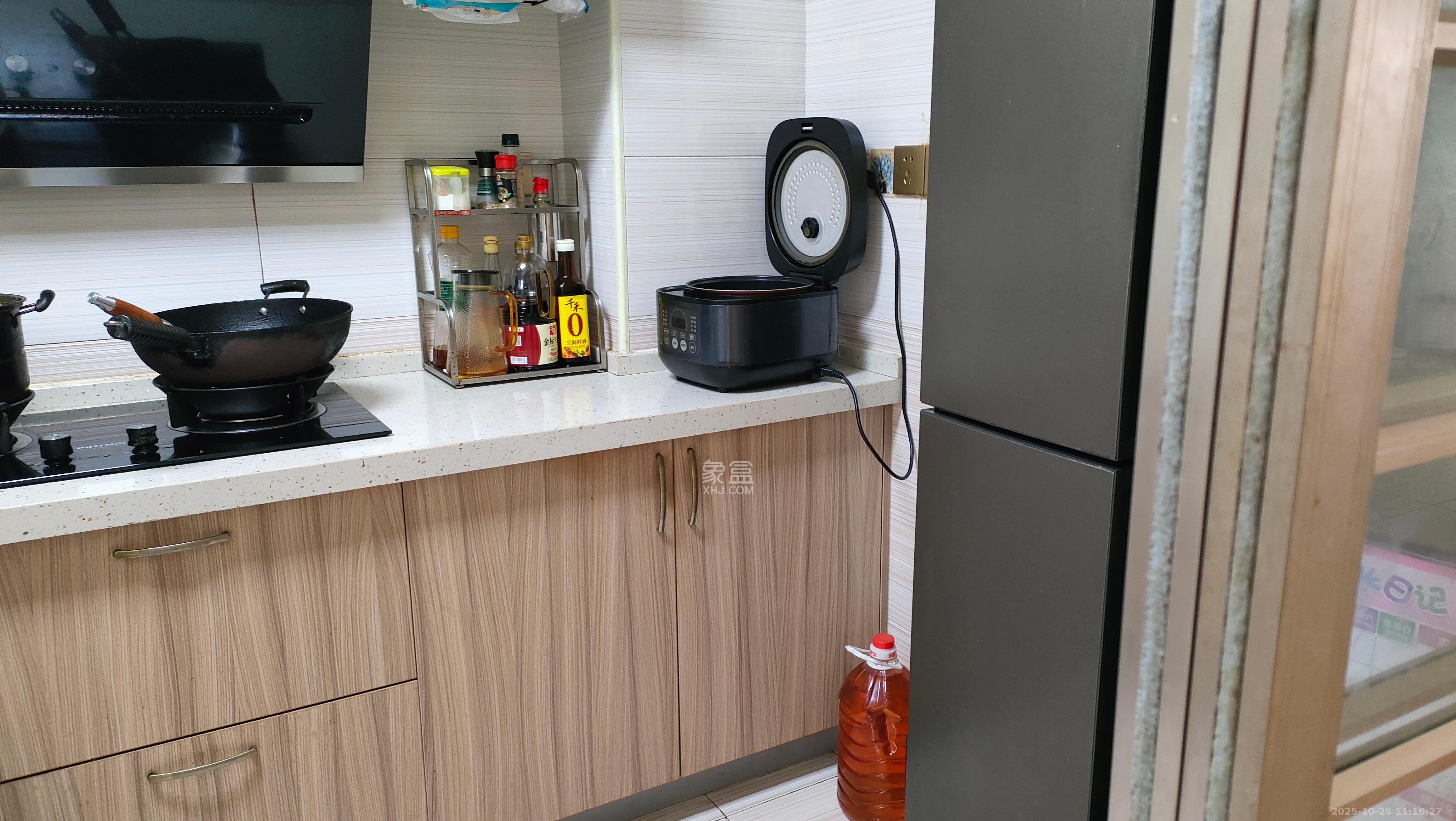 海伦春天  4室2厅2卫    2600.0元/月室内图