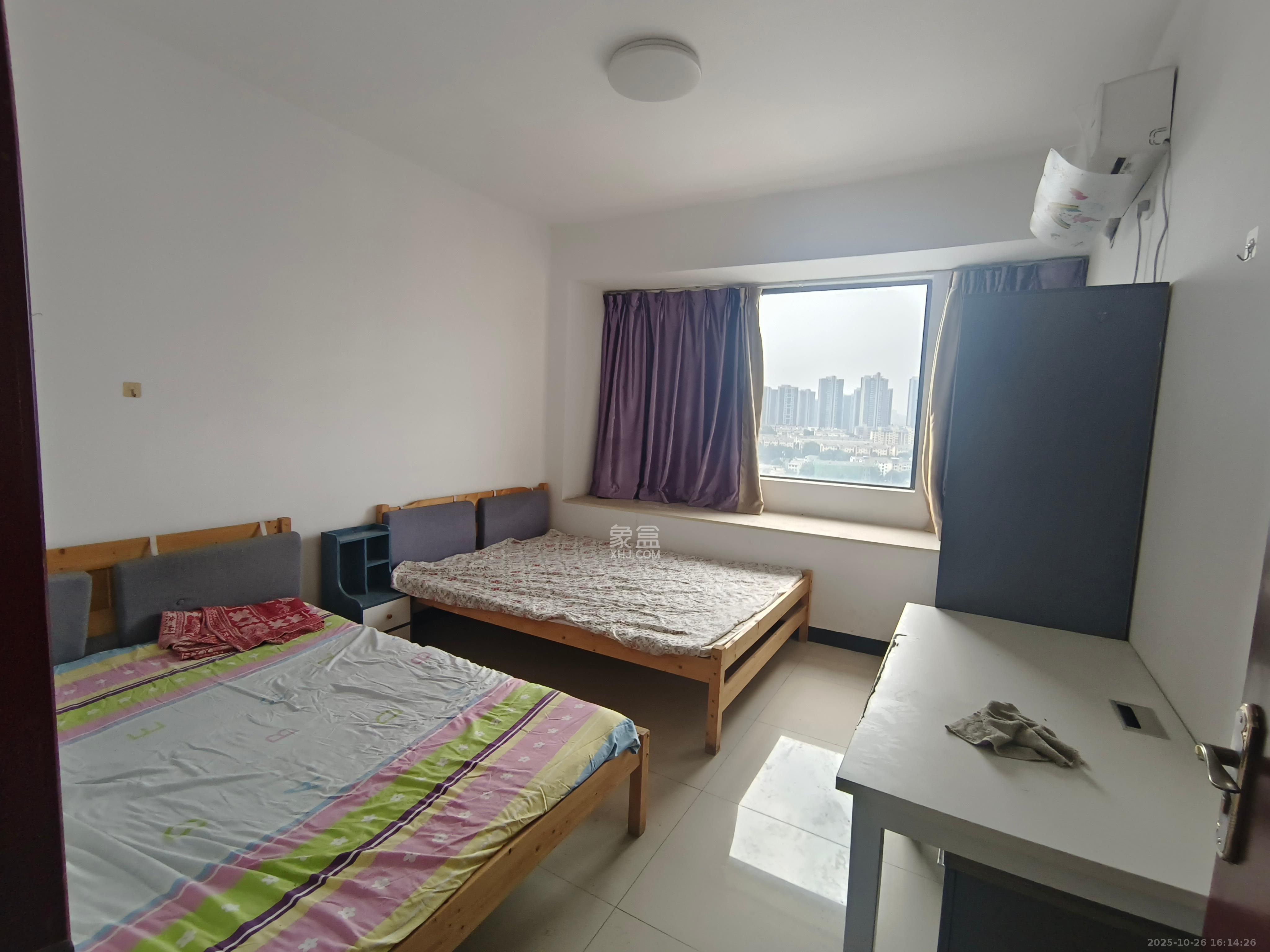 兴旺双铁城  3室2厅2卫    2400.0元/月室内图