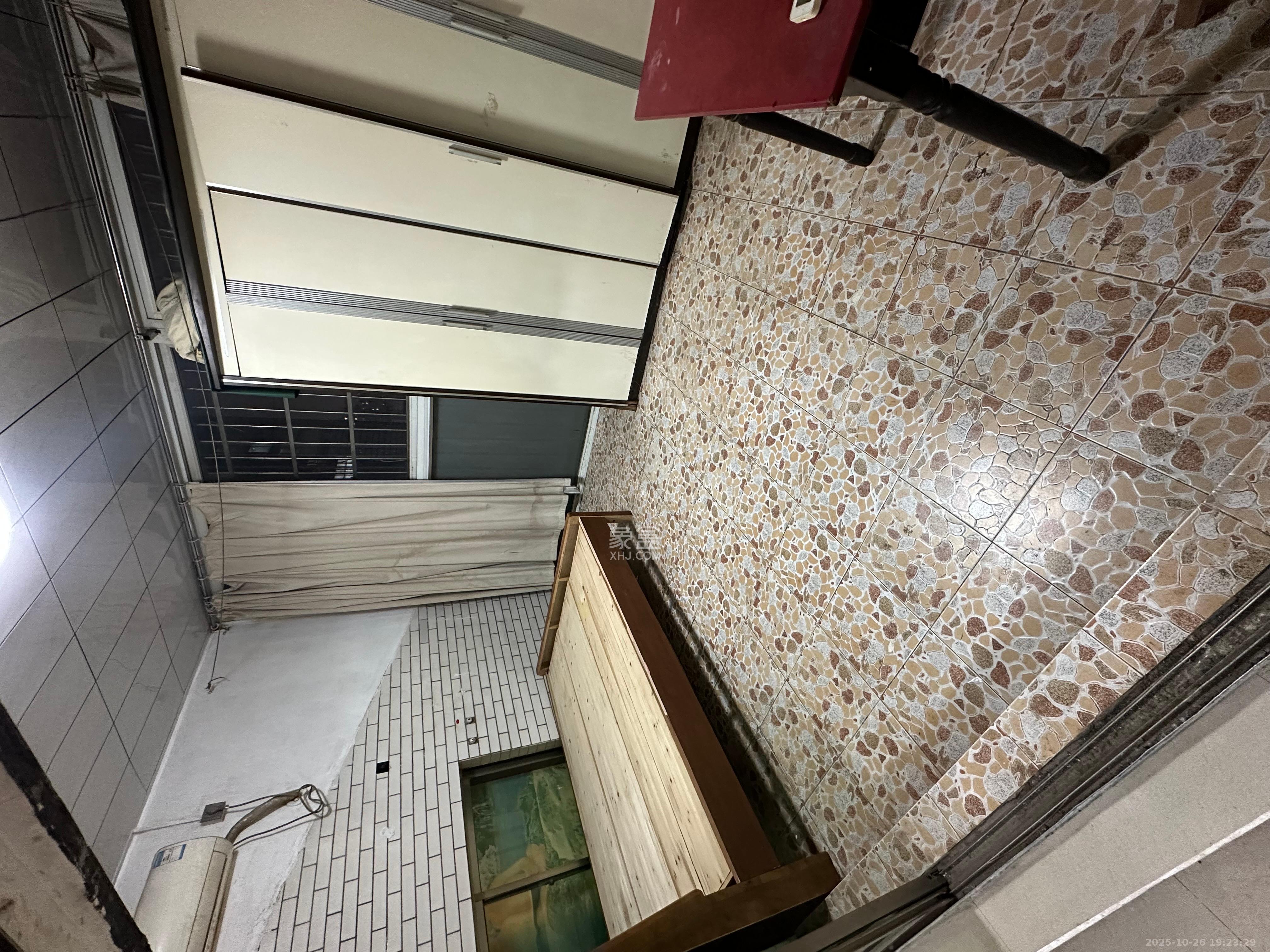 鑫湘佳园  3室1厅1卫    1600.0元/月 鑫湘佳园  3室1厅1卫    1600.0元/月室内图