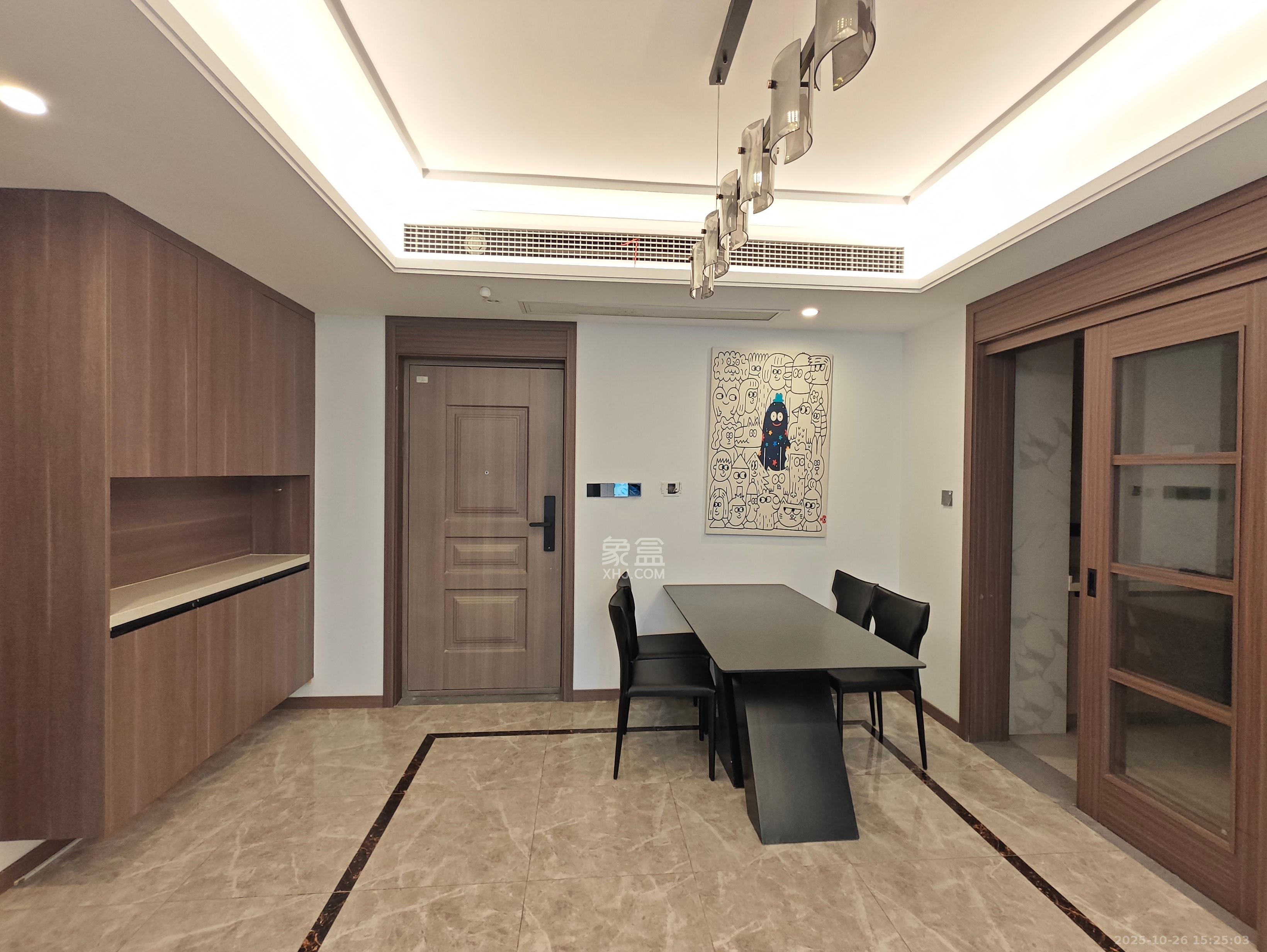 绿地V岛  3室2厅2卫    4000.0元/月室内图