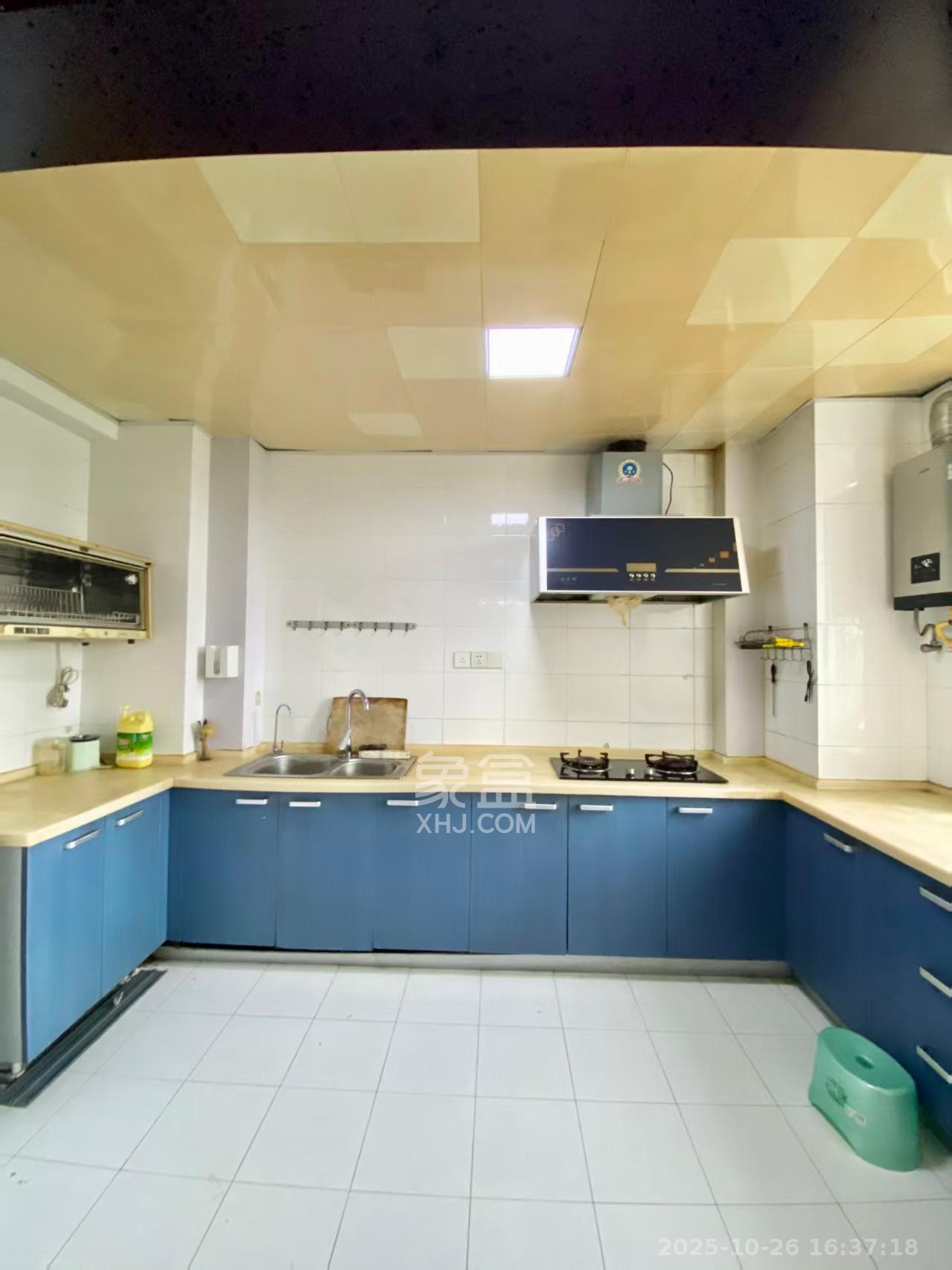 科技公寓 3室2厅2卫 3300.0元/月 科技公寓 3室2厅2卫 3300.0元/月室内图