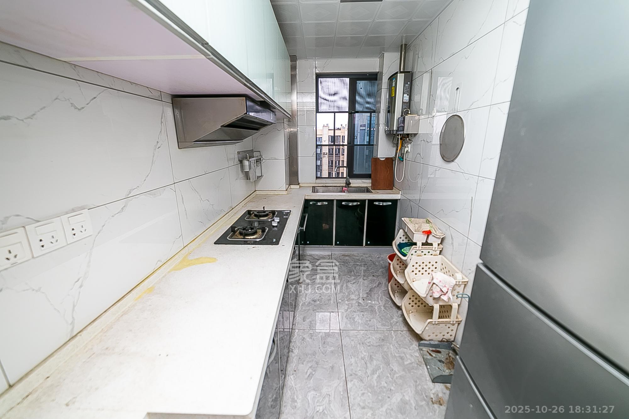 天鸿天府（天鸿中央大院）  4室2厅2卫    138.0万其他