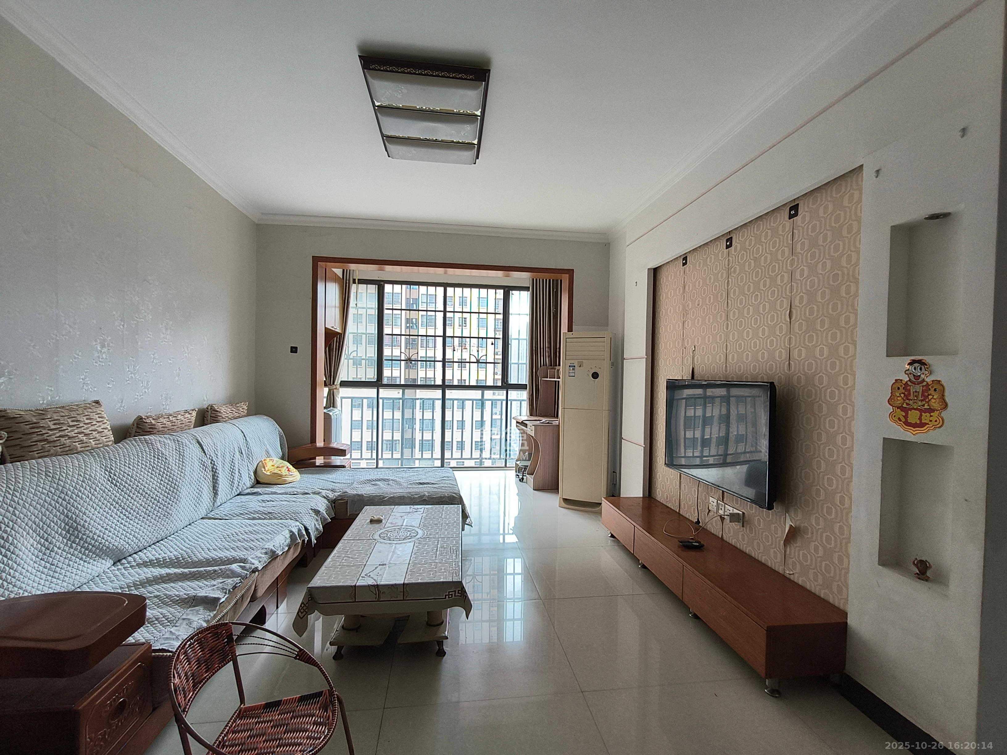 三景国际  3室2厅1卫    1600.0元/月室内图