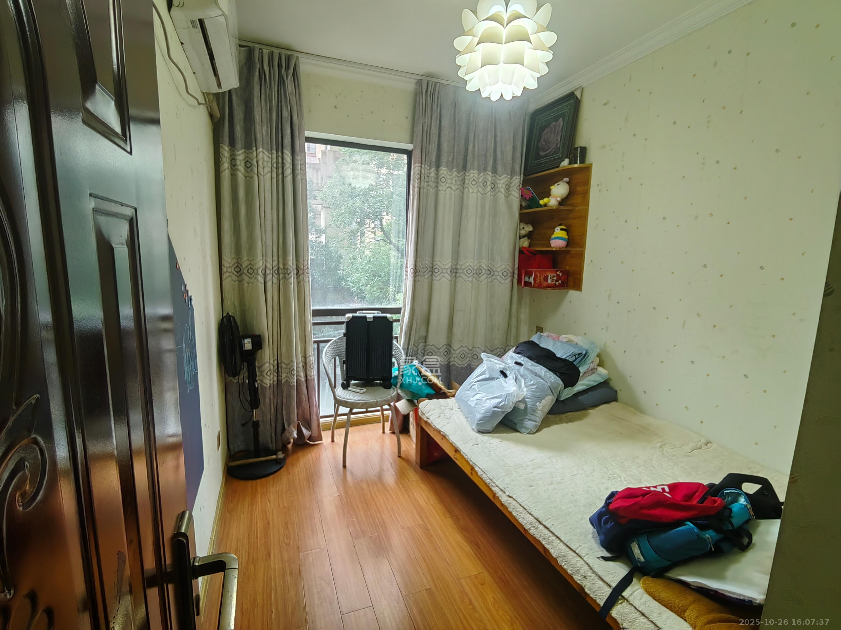 旭辉华庭  3室2厅2卫    2300.0元/月室内图