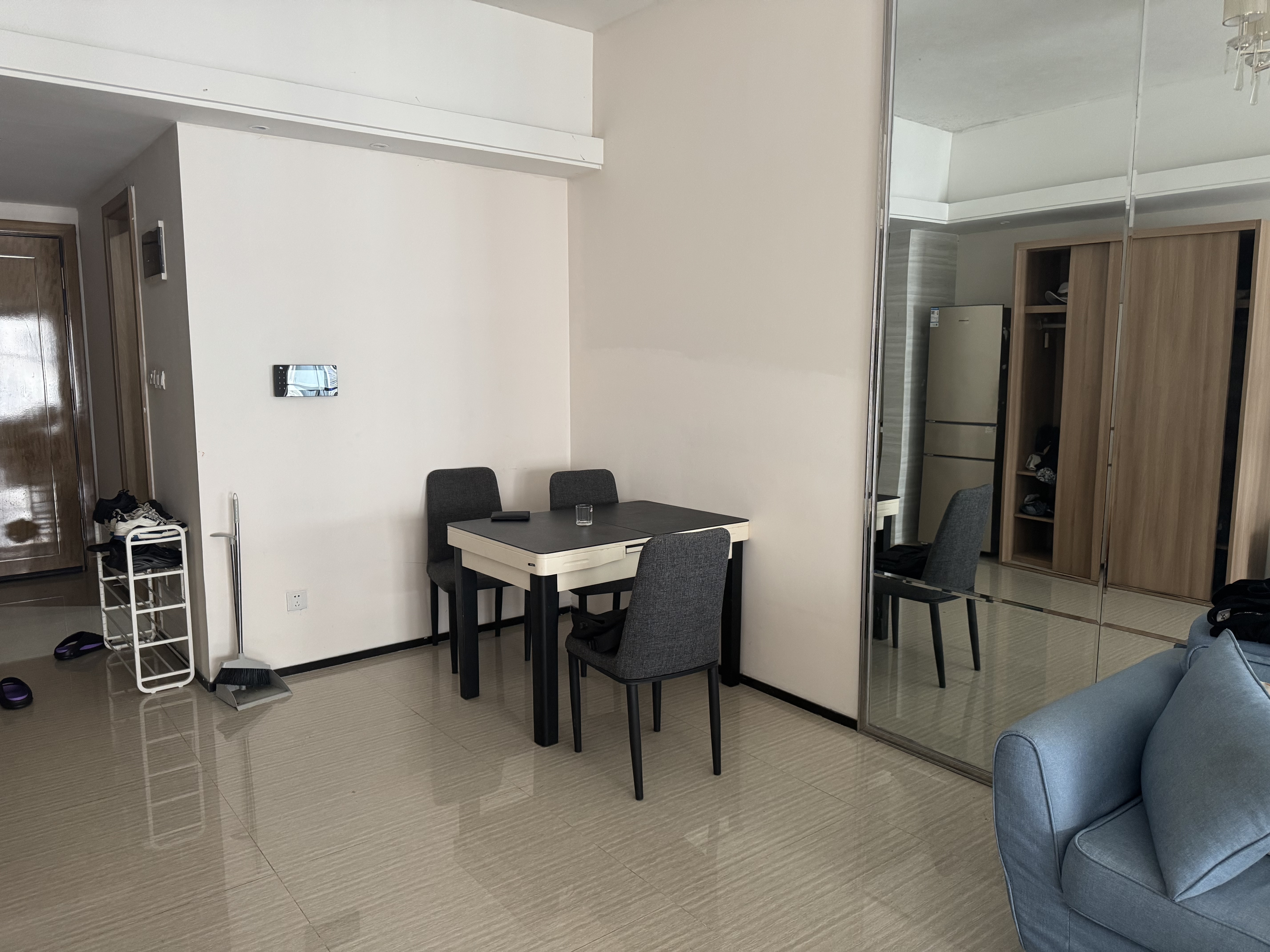 恒大外滩  1室0厅1卫    1800.0元/月 恒大外滩  1室0厅1卫    1800.0元/月室内图