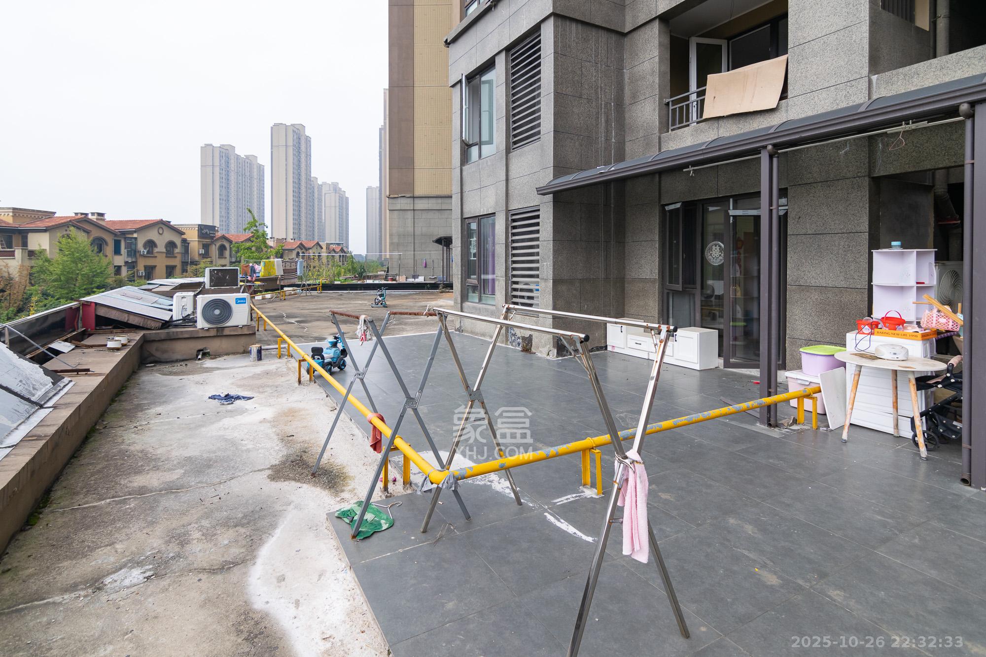 金地三千府(金地湖山樾、金地自在城)  3室2厅1卫    60.0万 金地三千府(金地湖山樾、金地自在城)  3室2厅1卫    60.0万其他