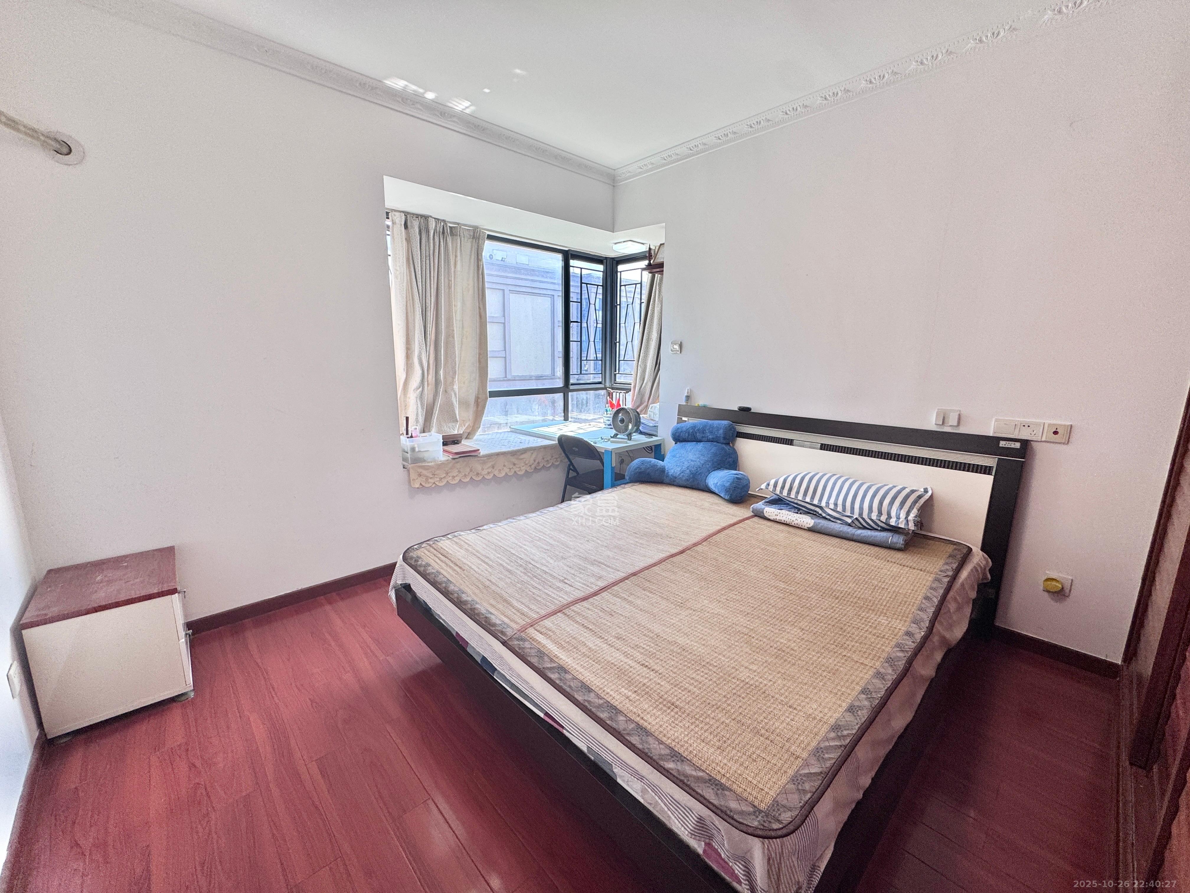 保利花园  2室2厅1卫    2200.0元/月 保利花园  2室2厅1卫    2200.0元/月室内图