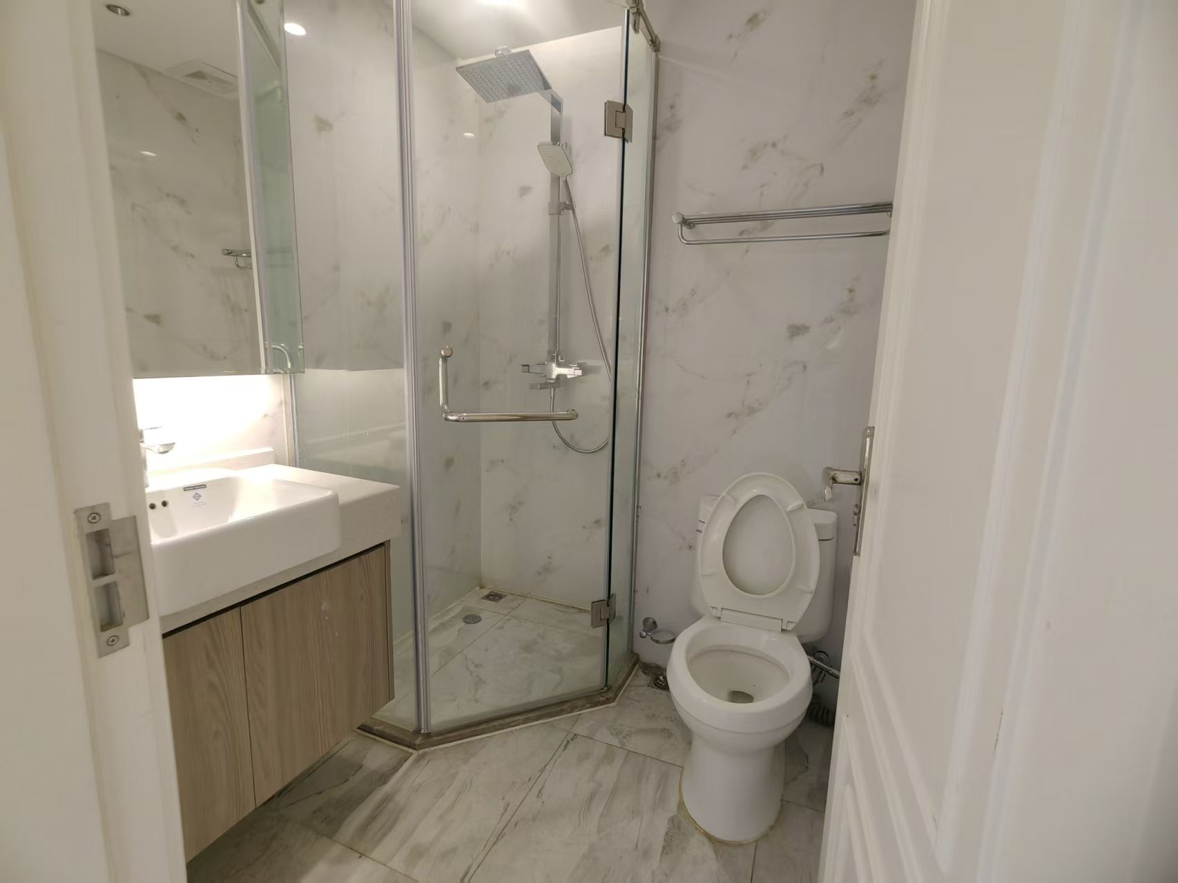 海航豪庭北苑 4室2厅3卫 9000.0元/月 海航豪庭北苑 4室2厅3卫 9000.0元/月室内图