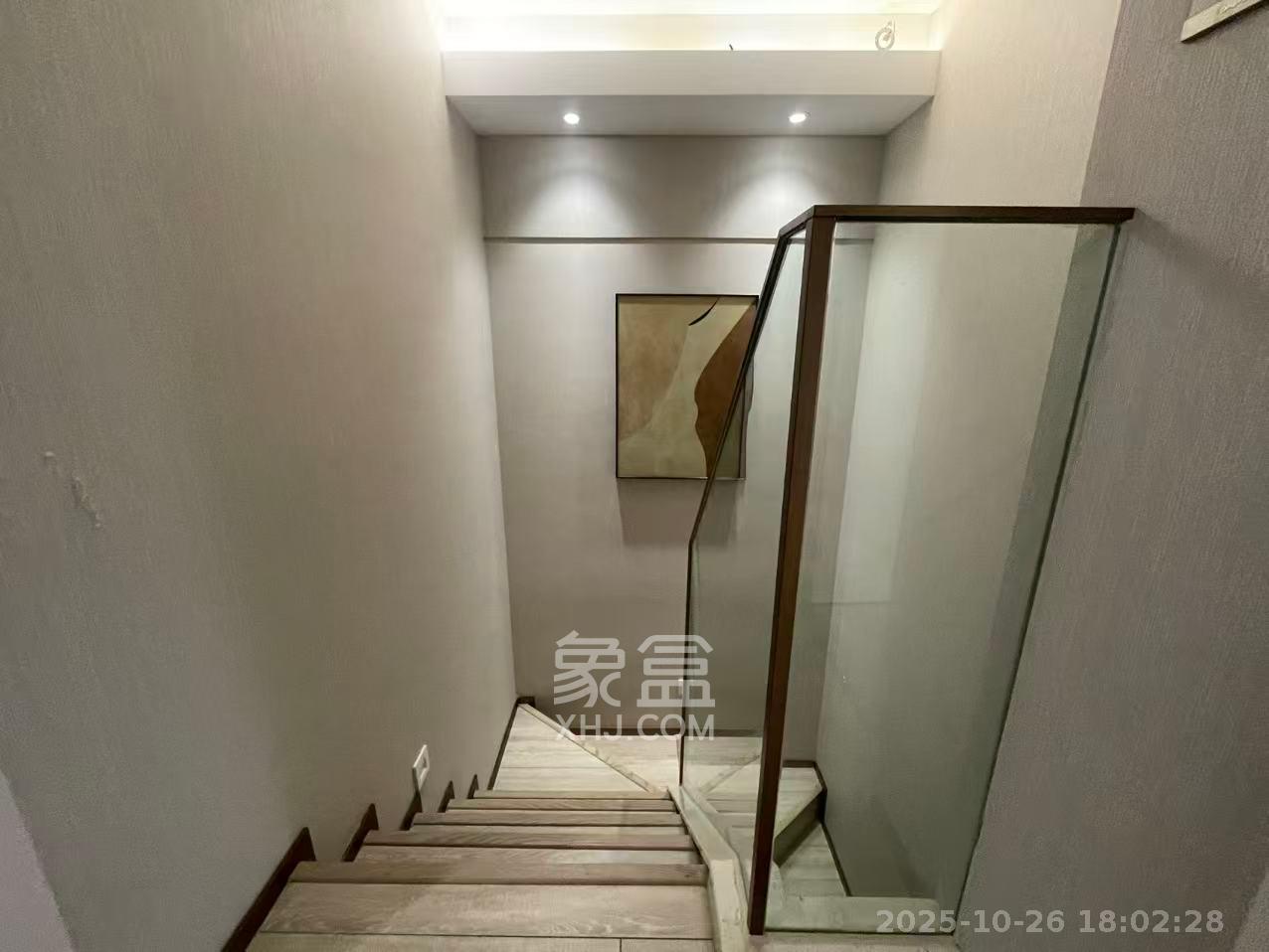 华远华时代  3室2厅2卫    4000.0元/月室内图