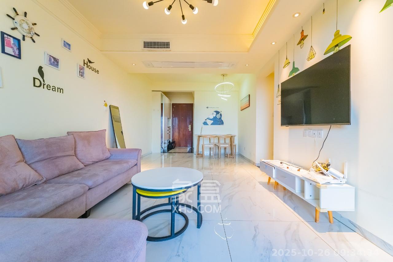 碧桂园中央花园  3室2厅2卫    2400.0元/月 碧桂园中央花园  3室2厅2卫    2400.0元/月室内图