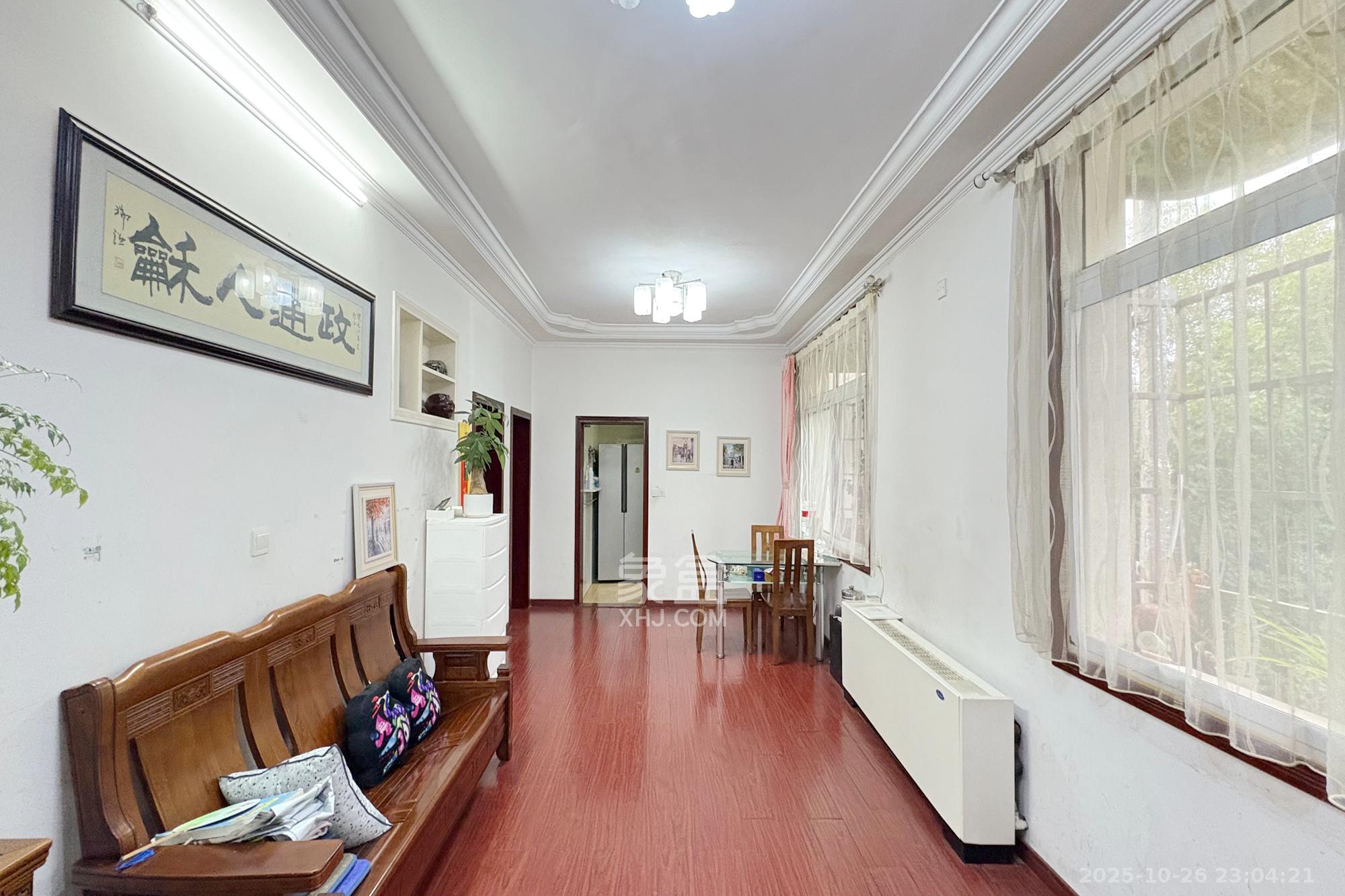 司法厅宿舍 4室2厅2卫 166.0万 司法厅宿舍 4室2厅2卫 166.0万客厅