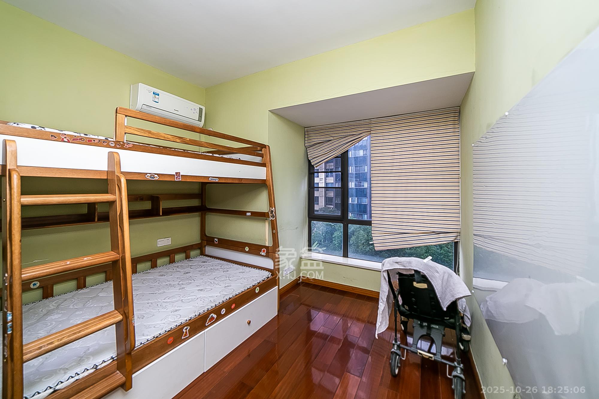 通用时代国际社区  3室2厅2卫    120.0万卧室