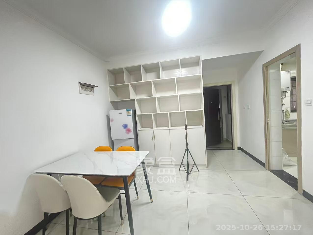 东驿竹园  2室2厅1卫    2000.0元/月 东驿竹园  2室2厅1卫    2000.0元/月室内图