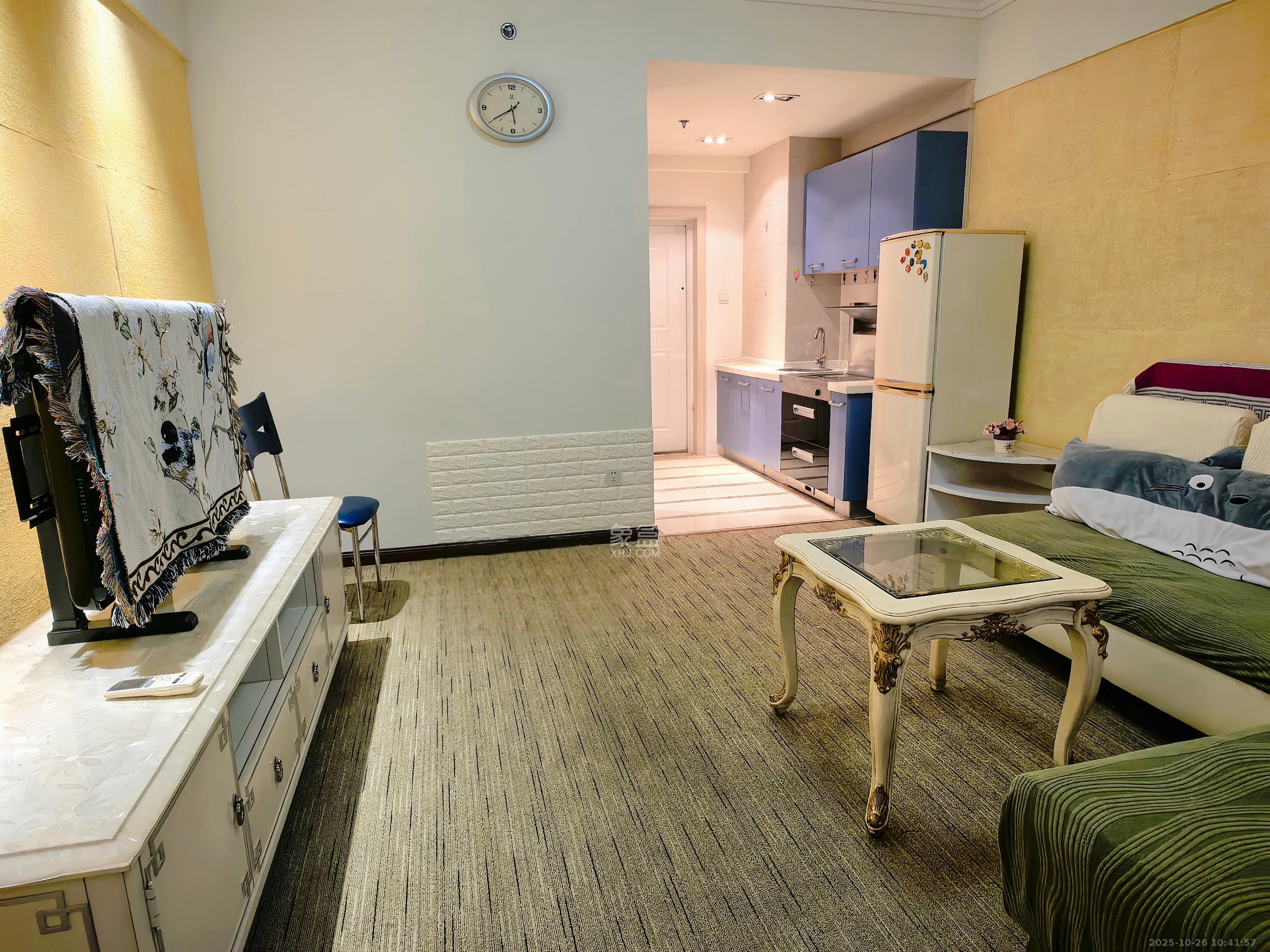 西子一间  1室1厅1卫    1800.0元/月