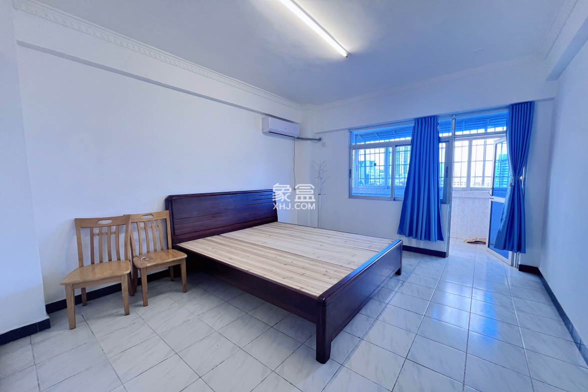 民航公寓(西沙路) 3室2厅1卫 2400.0元/月 民航公寓(西沙路) 3室2厅1卫 2400.0元/月室内图