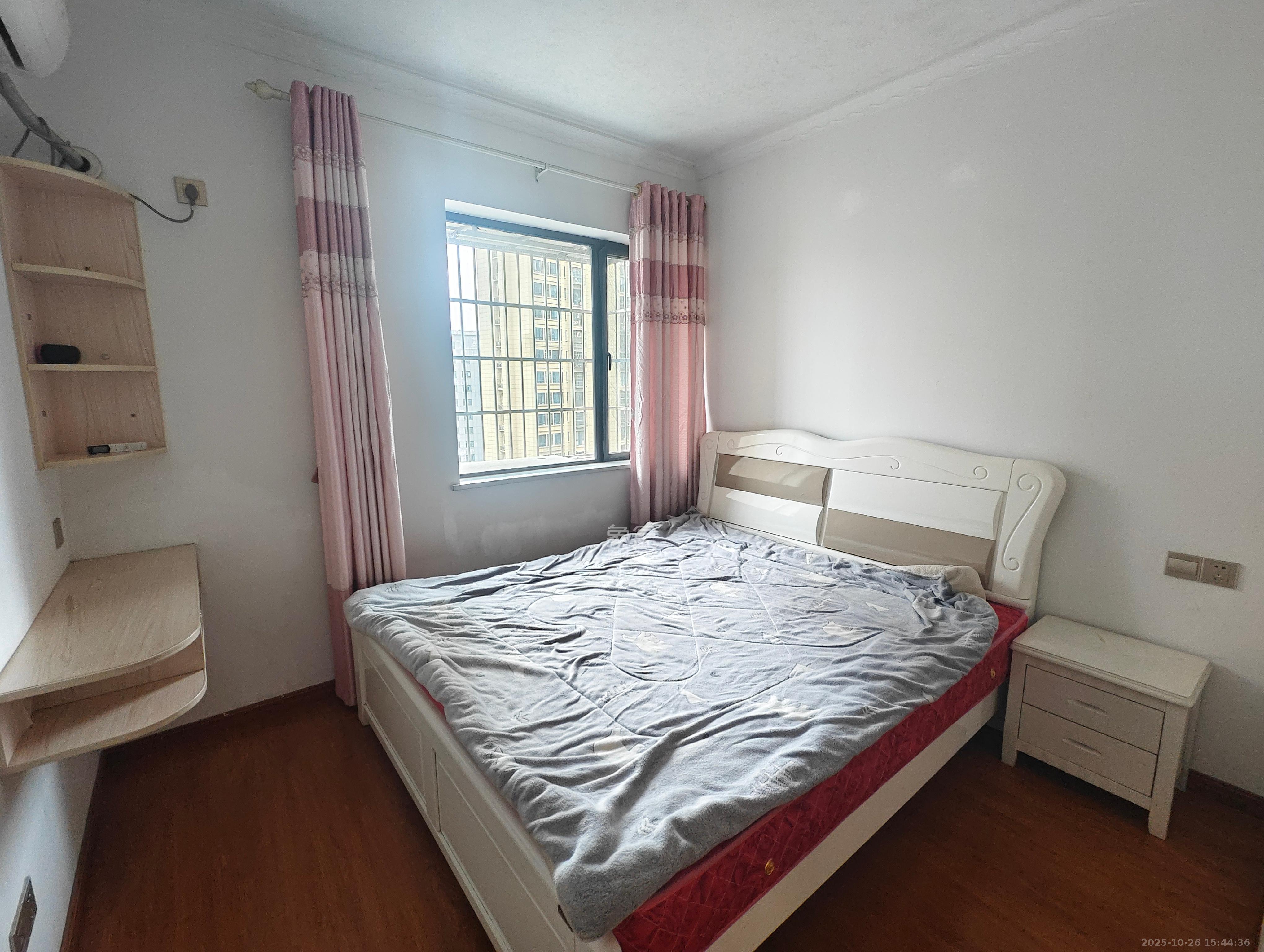 盛地春天里  3室2厅1卫    1600.0元/月 盛地春天里  3室2厅1卫    1600.0元/月室内图