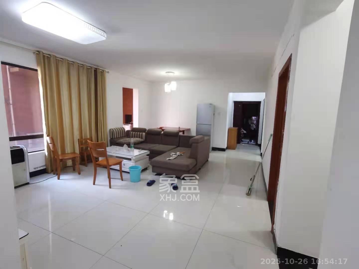 鑫远和城(一、二期) 3室2厅2卫 2400.0元/月 鑫远和城(一、二期) 3室2厅2卫 2400.0元/月室内图