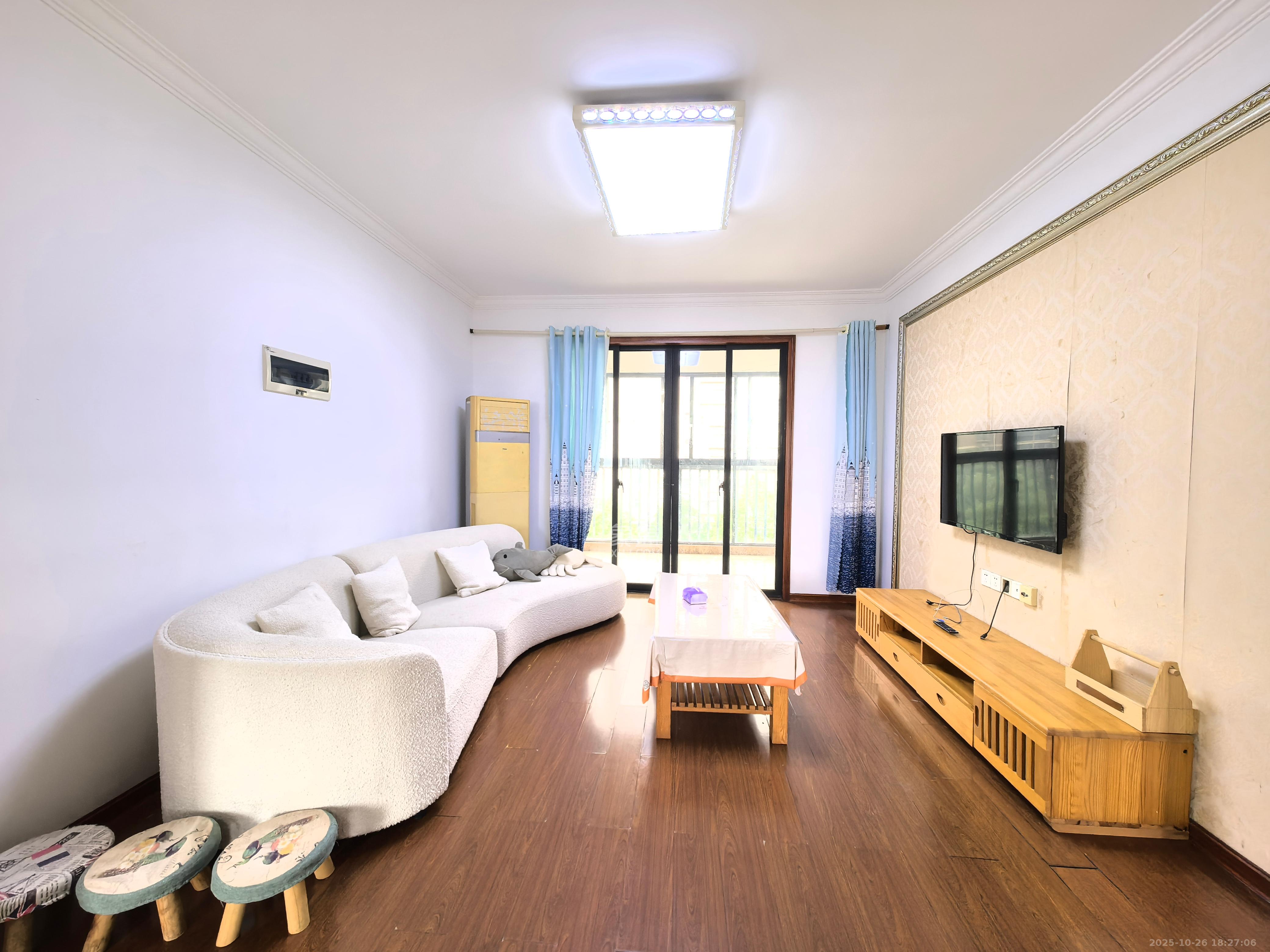 三江花中城  2室2厅1卫    2300.0元/月 三江花中城  2室2厅1卫    2300.0元/月室内图