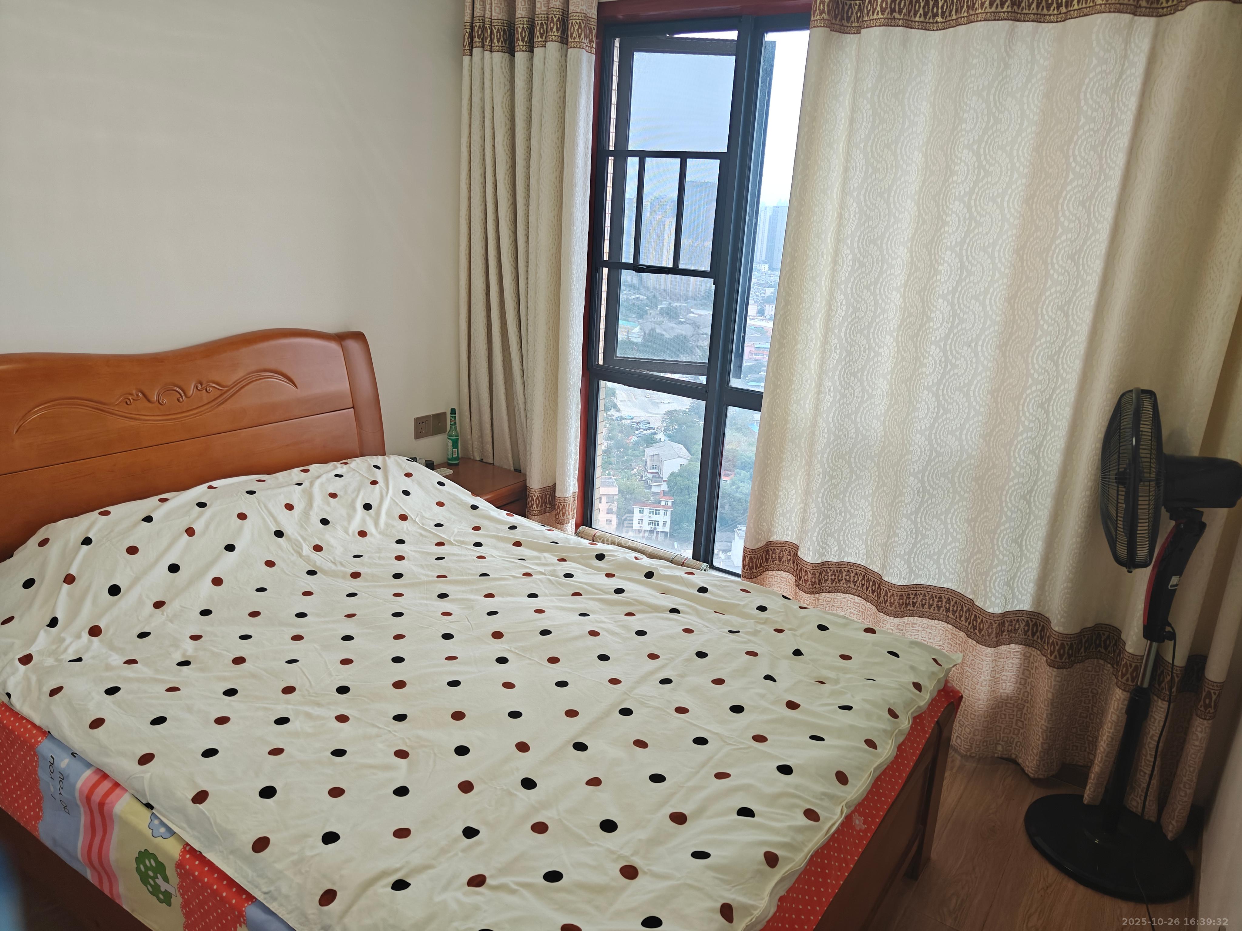 叠彩兰亭  2室2厅1卫    2000.0元/月室内图