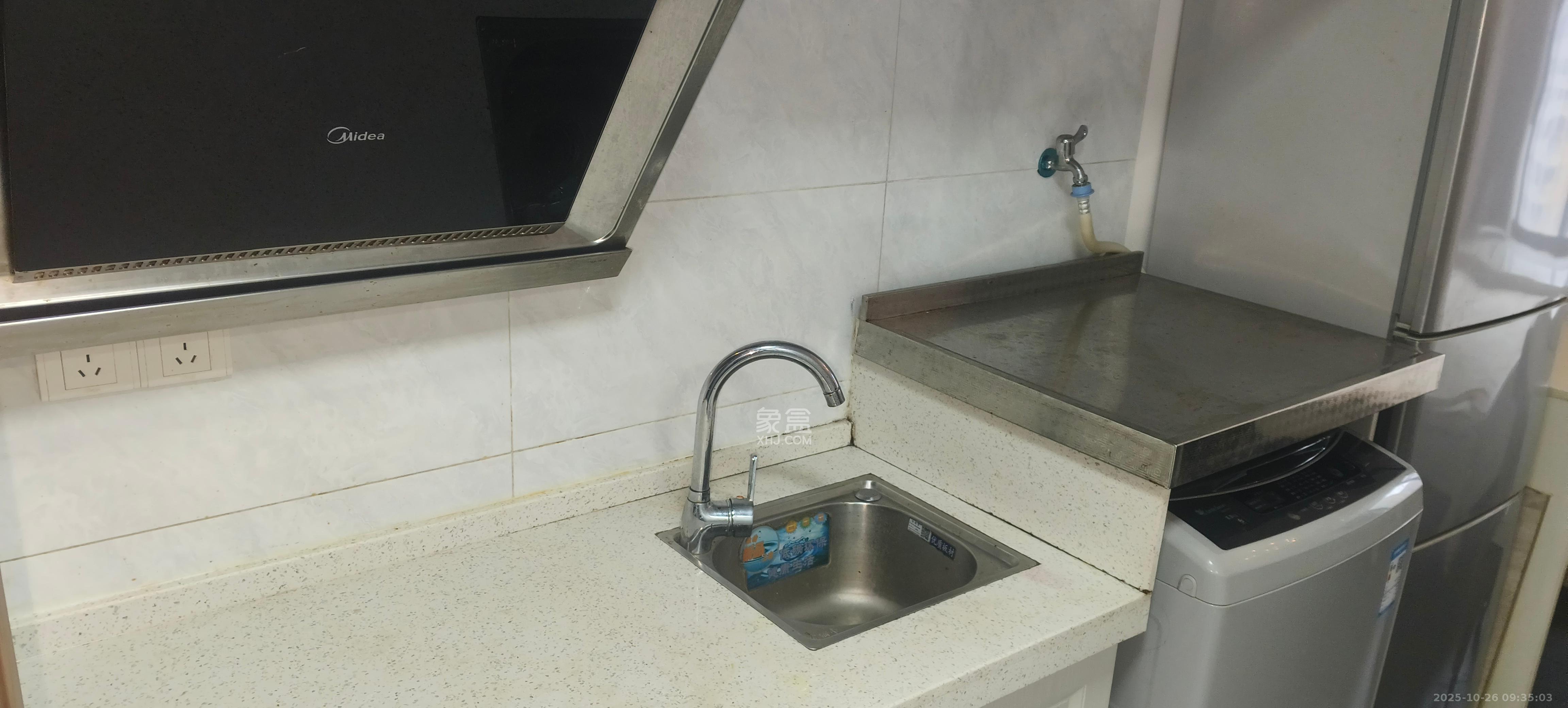 好莱城（弘德西街）  1室1厅1卫    1200.0元/月室内图