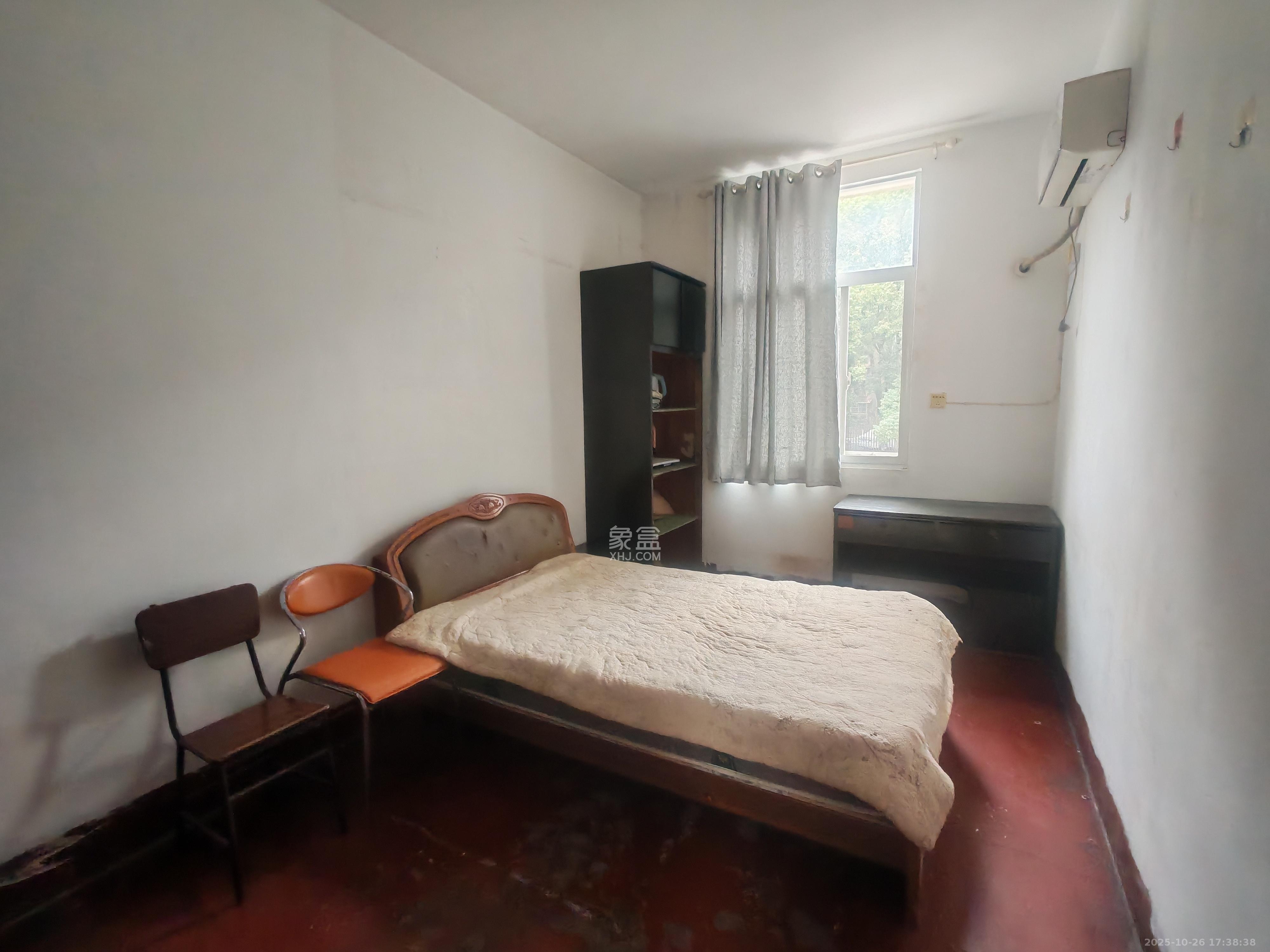 稀土研究院所宿舍  2室1厅1卫    1000.0元/月 稀土研究院所宿舍  2室1厅1卫    1000.0元/月室内图