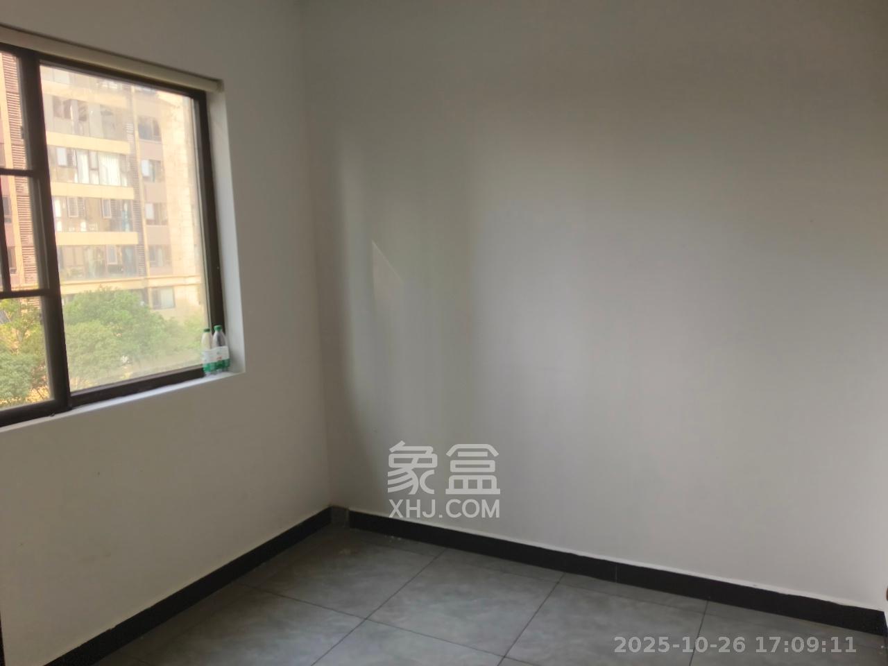 保利东郡  4室2厅2卫    2500.0元/月 保利东郡  4室2厅2卫    2500.0元/月室内图