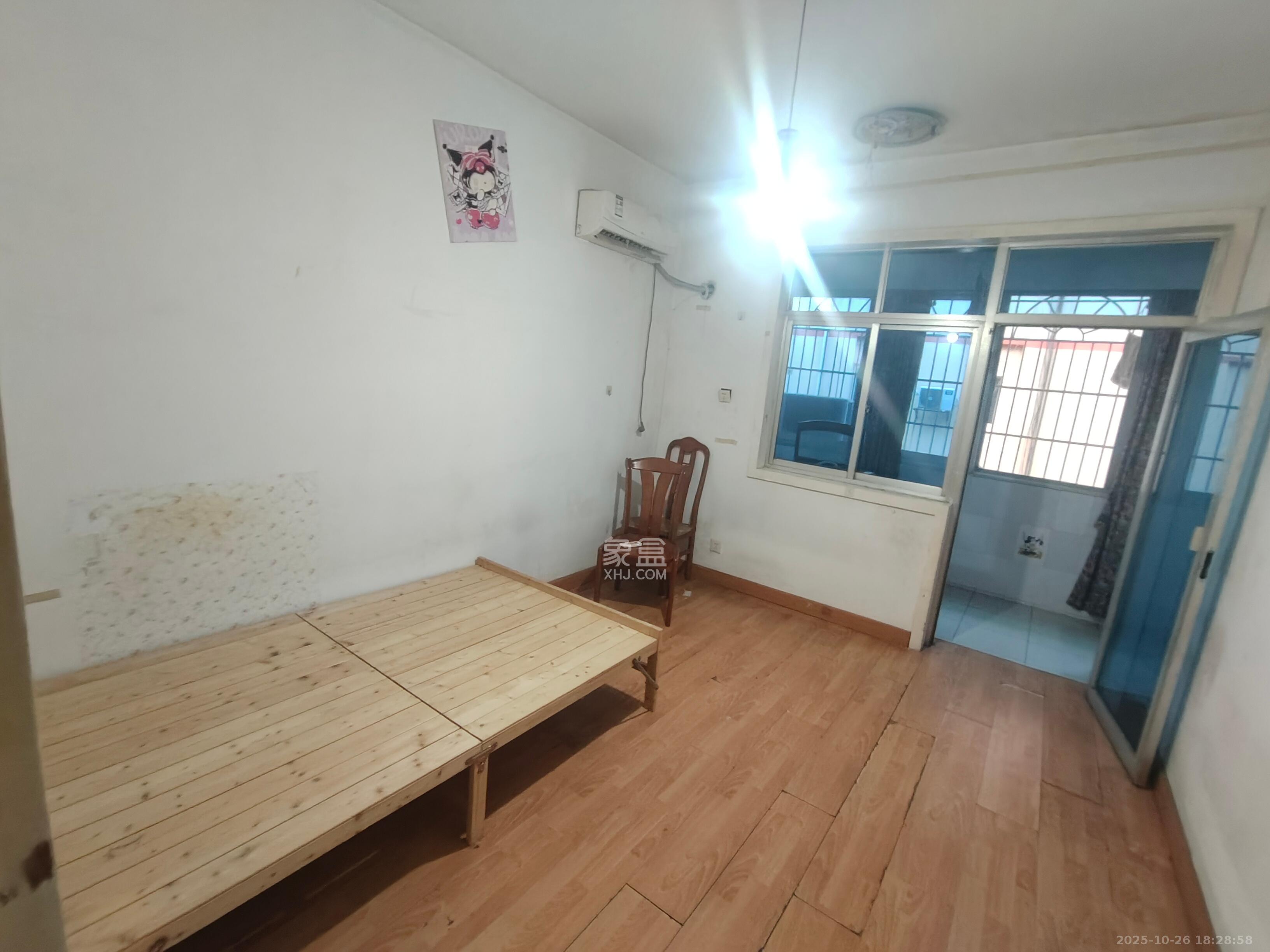 通发公寓 3室2厅1卫 2000.0元/月 通发公寓 3室2厅1卫 2000.0元/月室内图