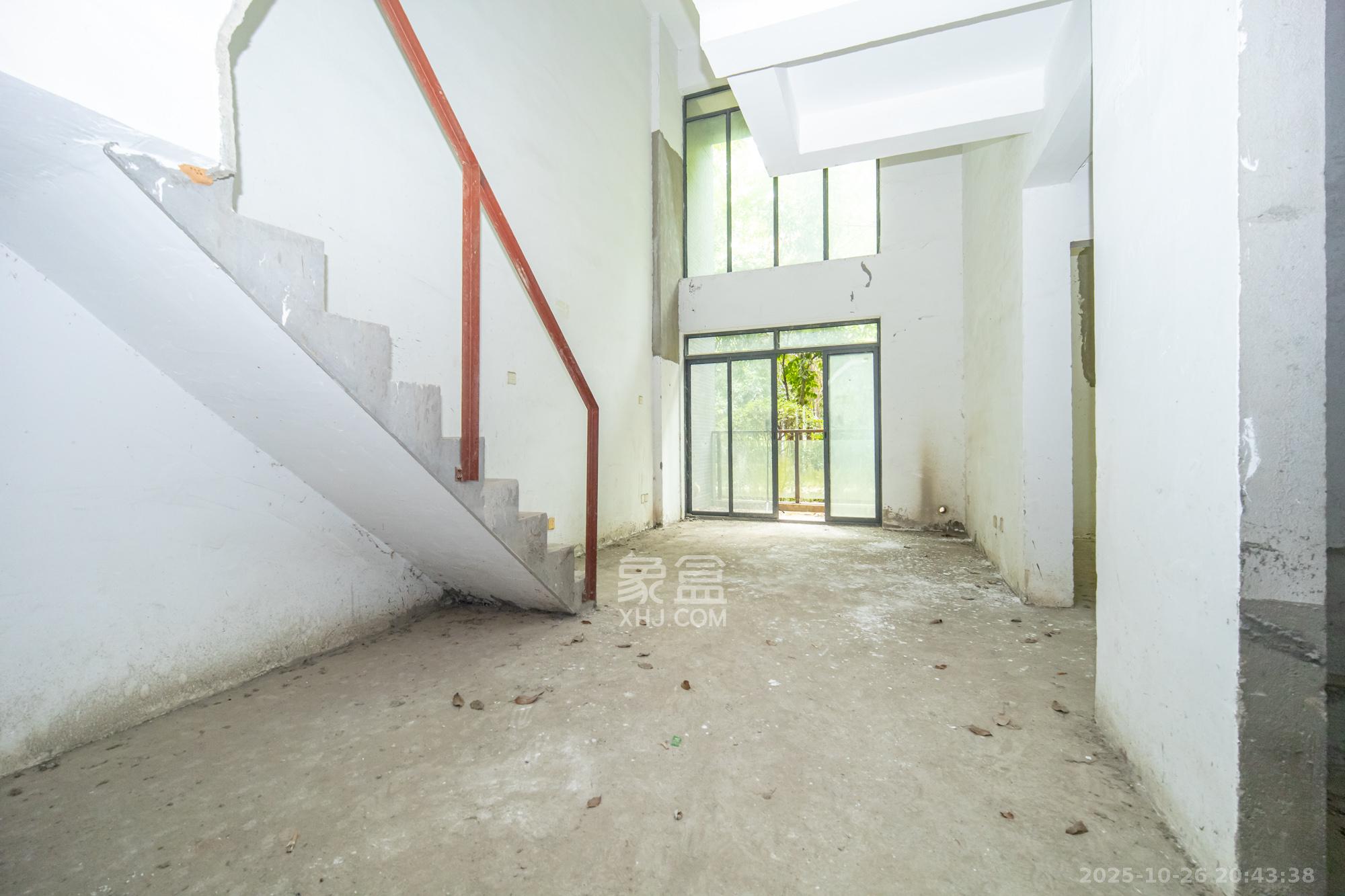 恒基凯旋门一二期  4室2厅2卫    81.0万 恒基凯旋门一二期  4室2厅2卫    81.0万客厅