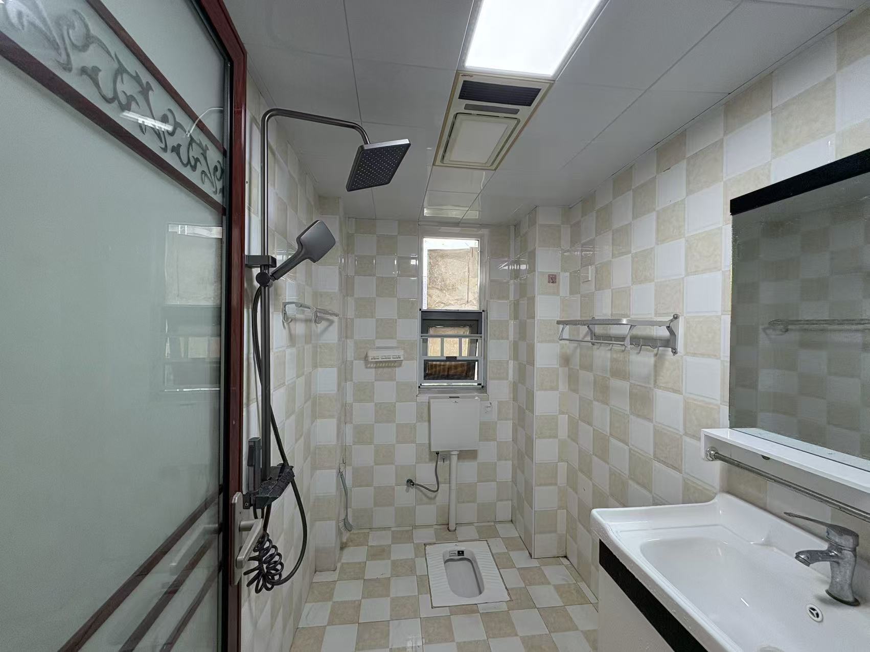 美的城四期  3室2厅1卫    1600.0元/月户型图