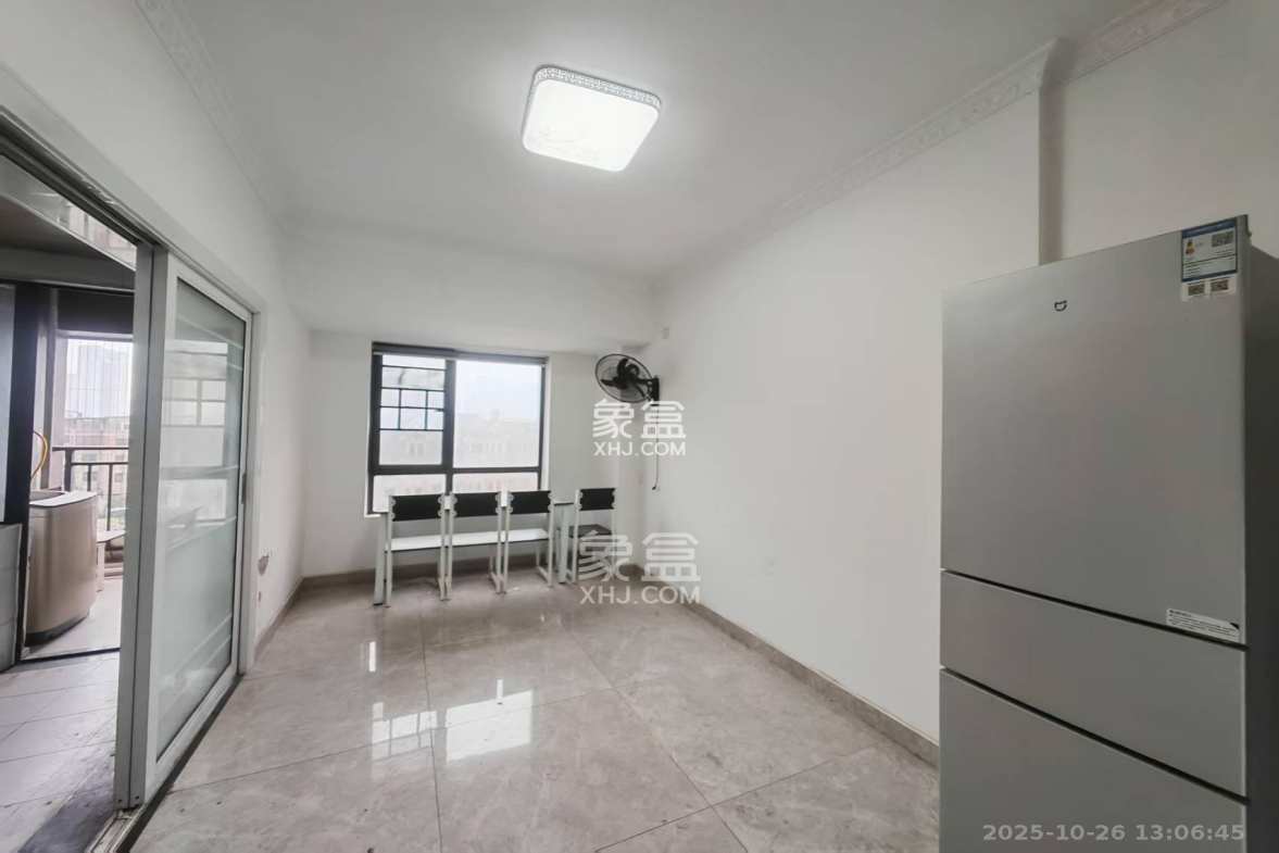 中海梅溪湖壹号 3室2厅2卫 2600.0元/月 中海梅溪湖壹号 3室2厅2卫 2600.0元/月室内图