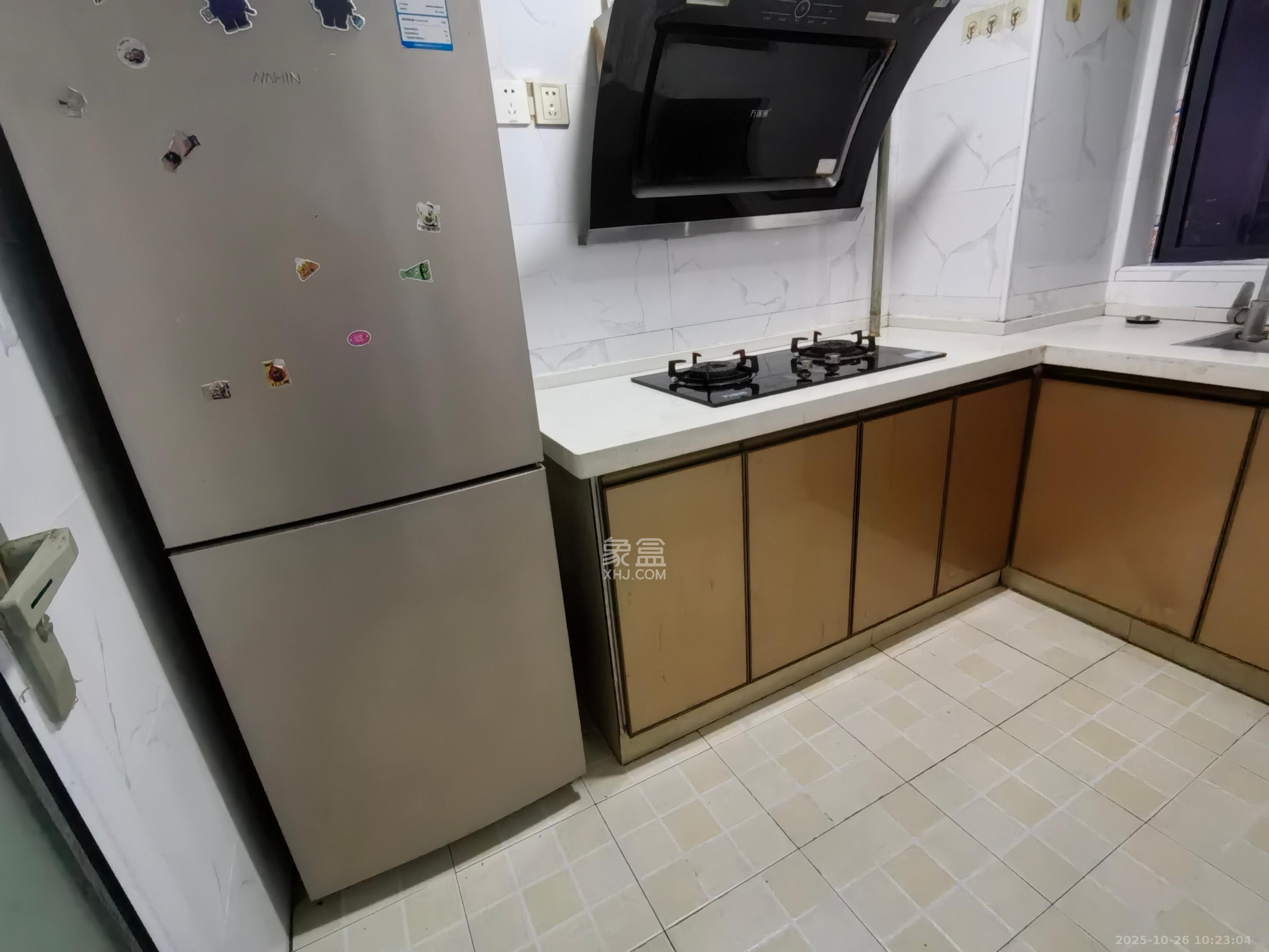 荣泰广场  3室2厅1卫    2100.0元/月室内图