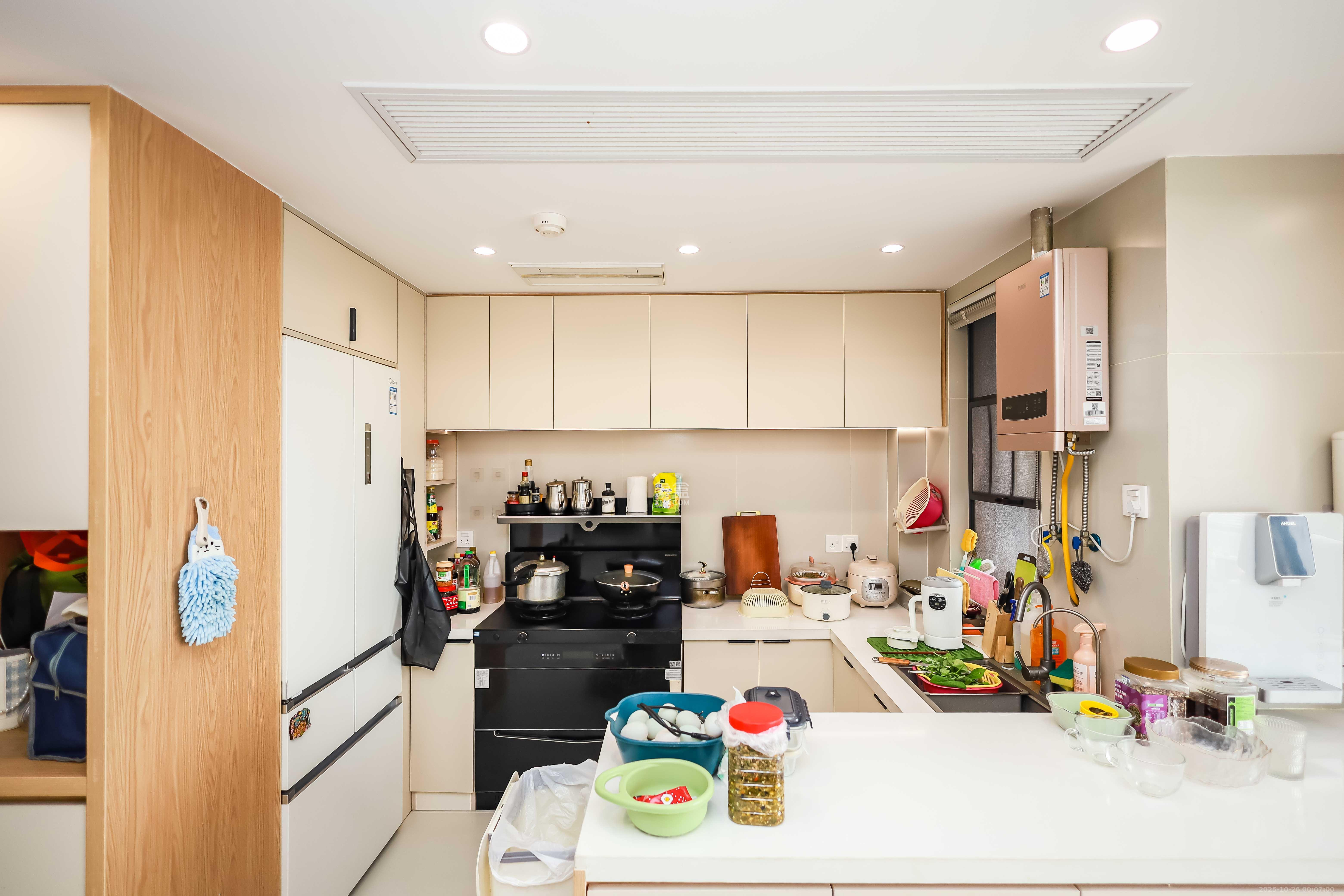 保利恒伟时光印象  4室2厅2卫    118.0万厨房