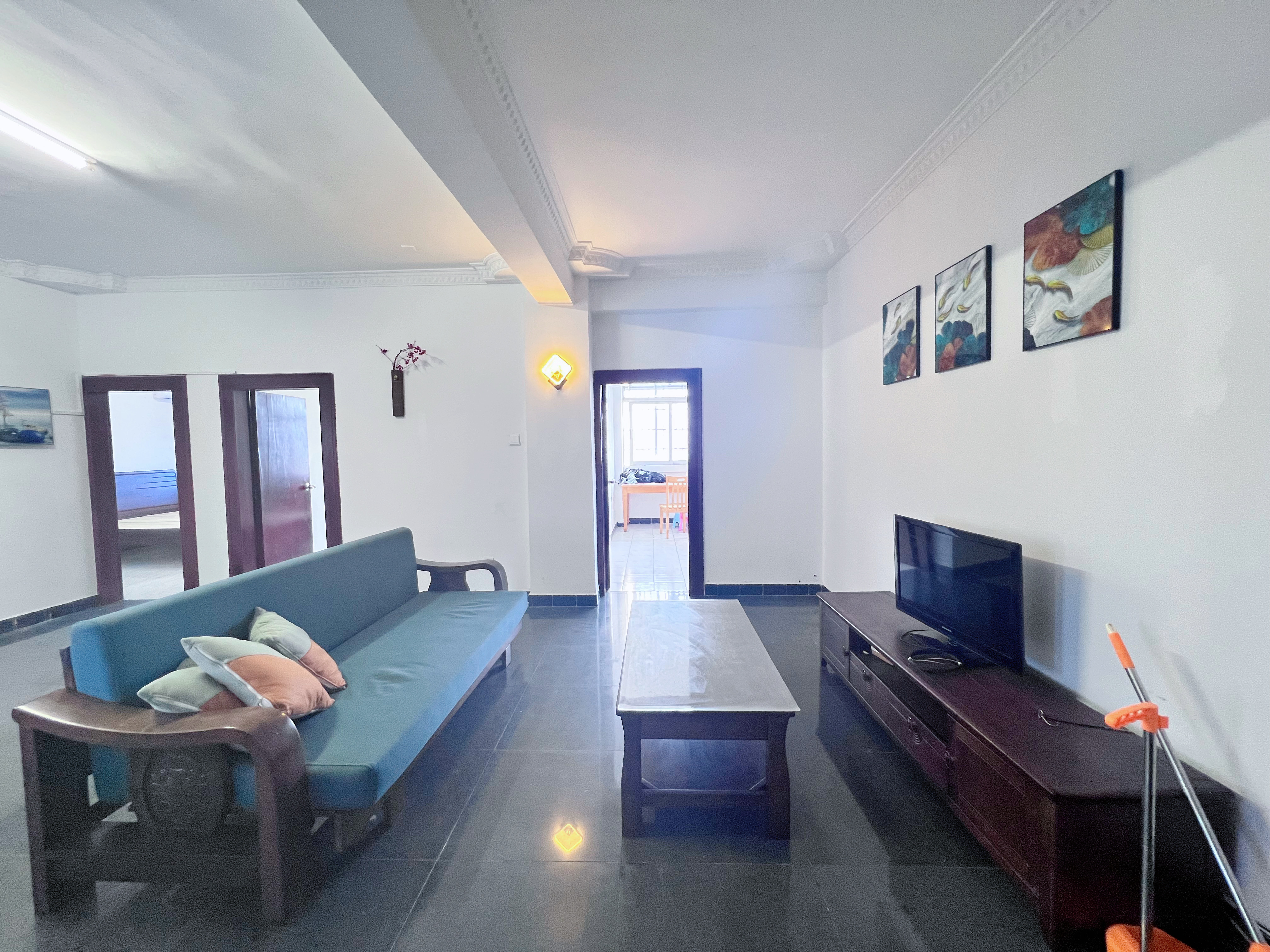 民航公寓（西沙路）  3室2厅1卫    2400.0元/月