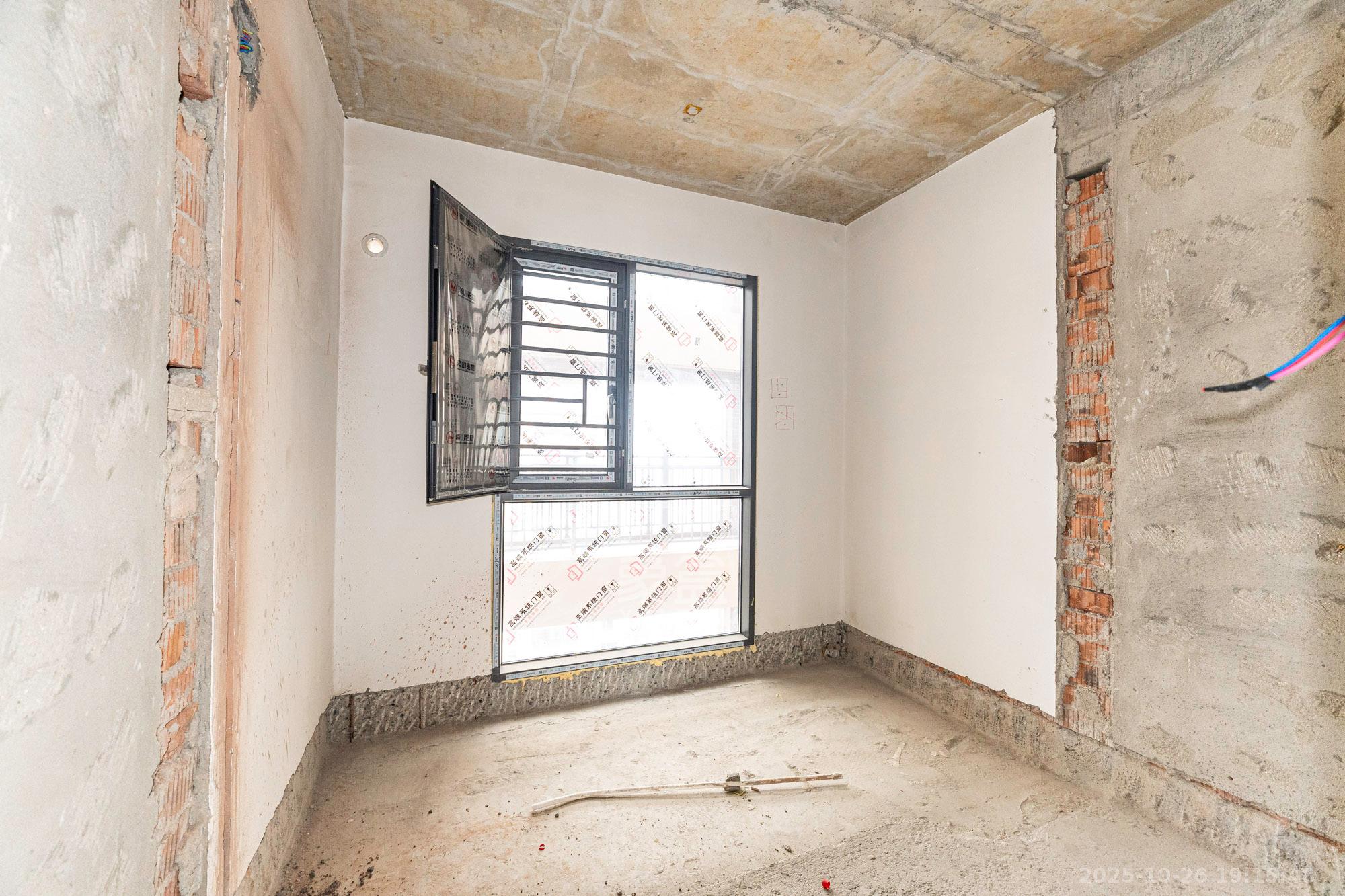 兴进珺府  3室2厅1卫    74.8万 兴进珺府  3室2厅1卫    74.8万卧室