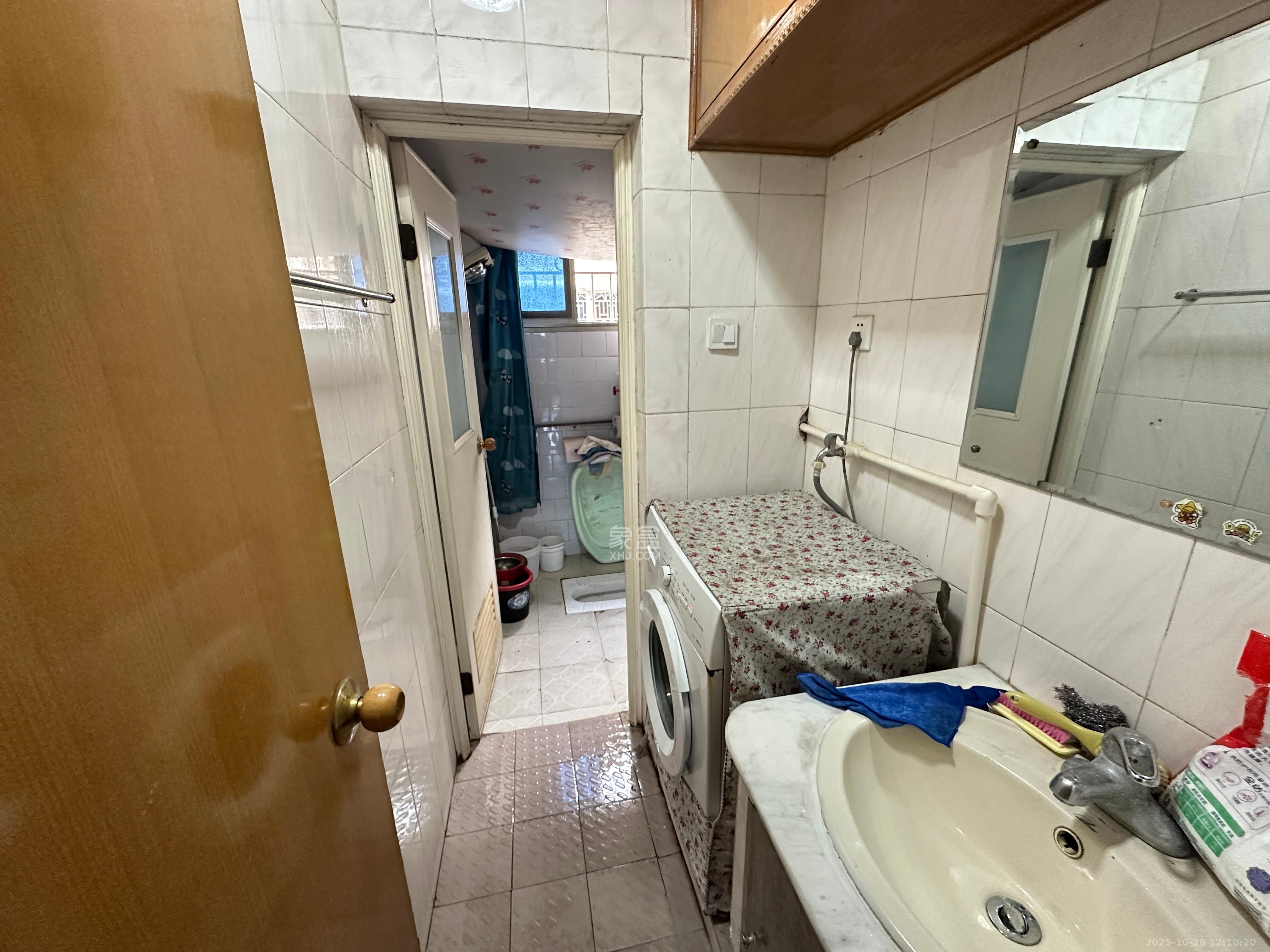 桔园小区1-8片 3室2厅2卫 1600.0元/月 桔园小区1-8片 3室2厅2卫 1600.0元/月室内图