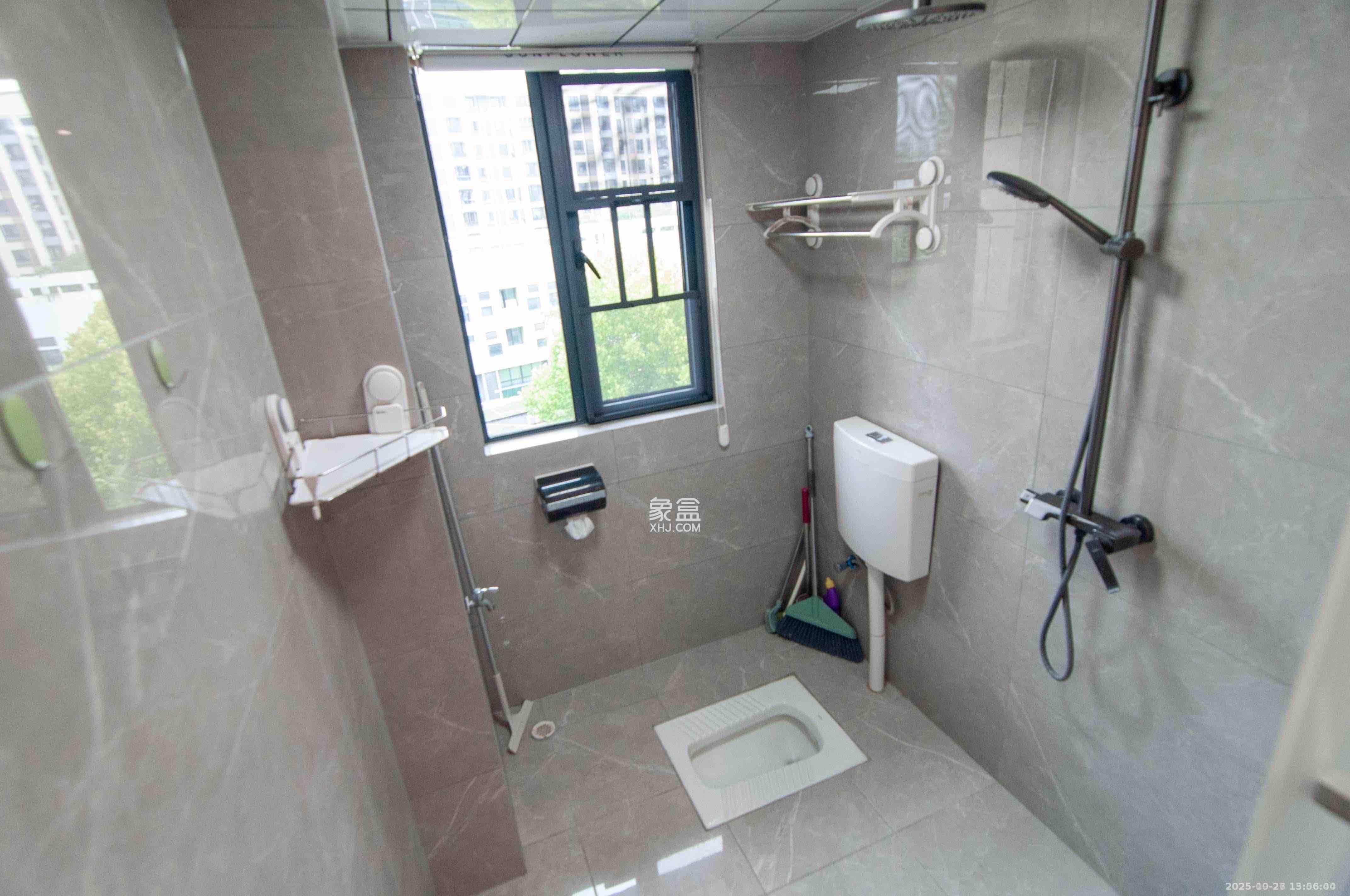 长房梅溪香山  4室2厅2卫    5000.0元/月室内图