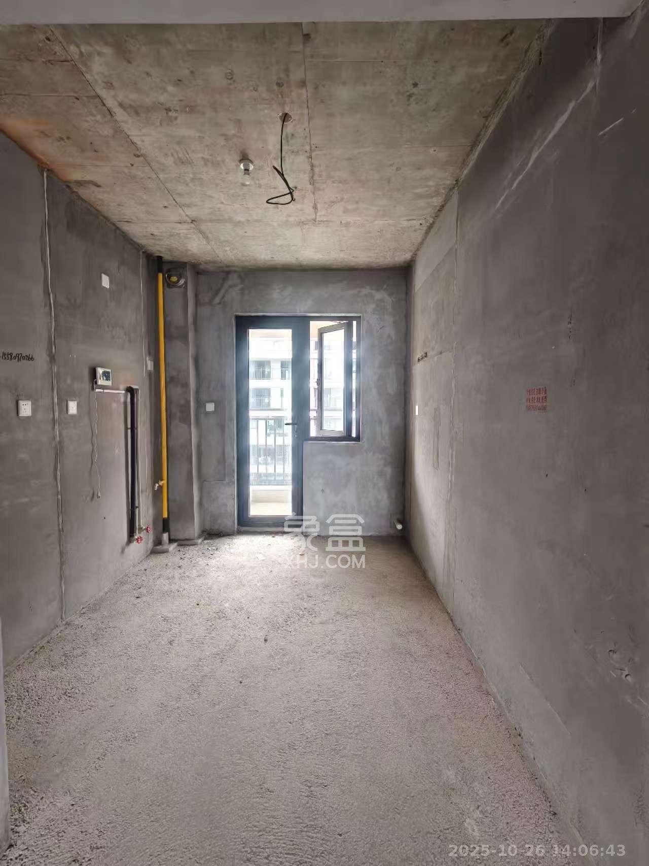 保利金香槟  3室2厅2卫    1880.0元/月室内图