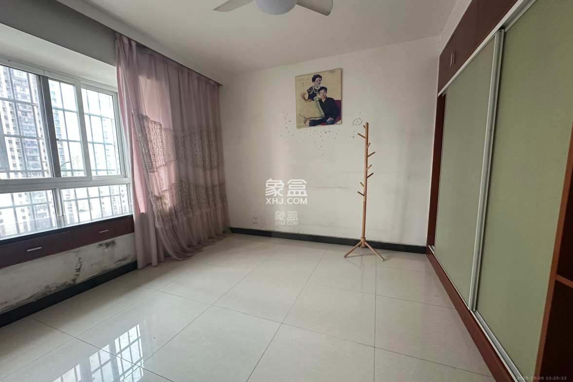 彩都公寓  3室2厅1卫    2200.0元/月 彩都公寓  3室2厅1卫    2200.0元/月室内图