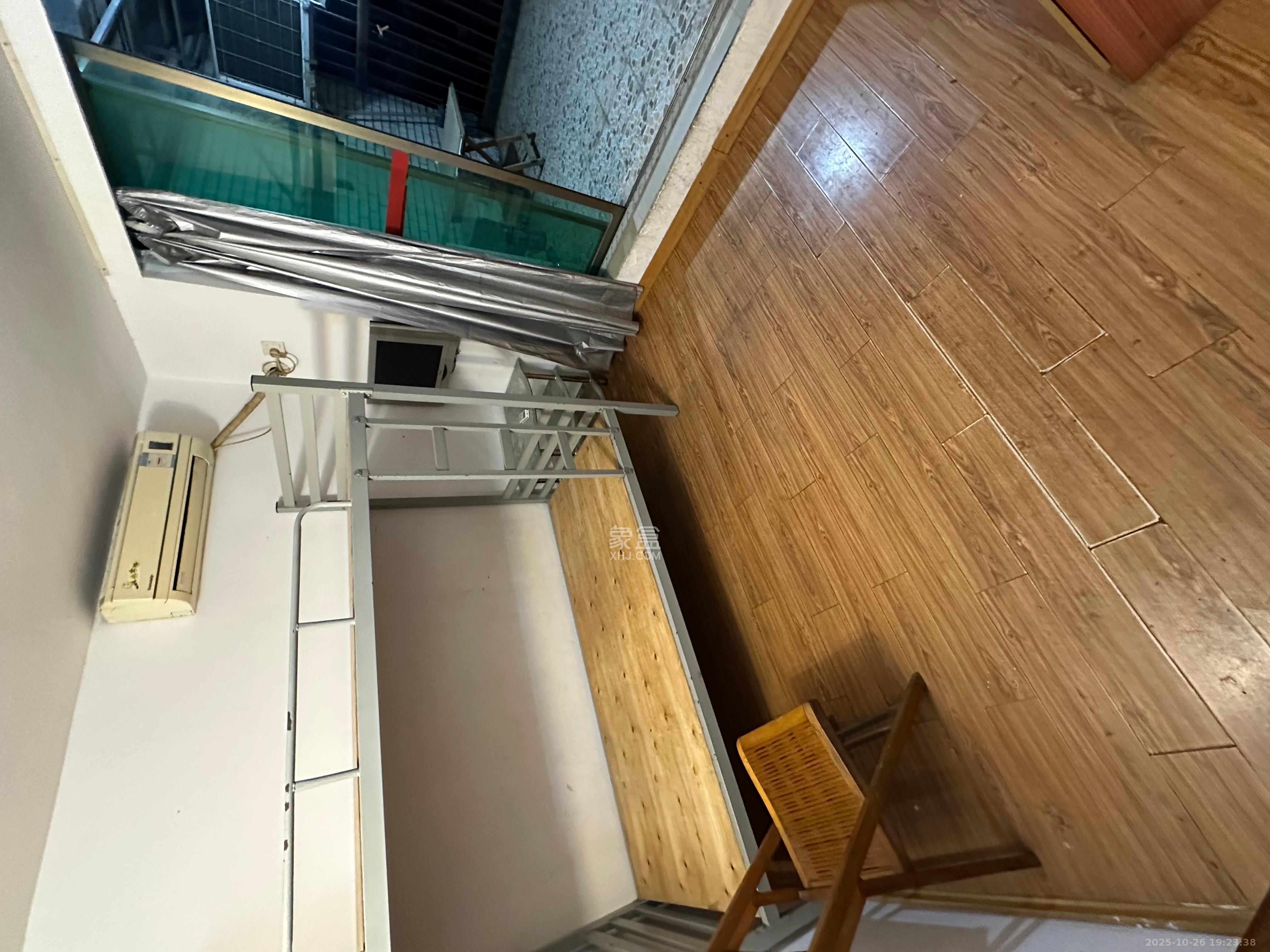 鑫湘佳园  3室1厅1卫    1600.0元/月 鑫湘佳园  3室1厅1卫    1600.0元/月室内图