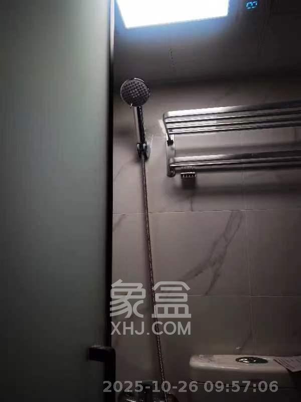 桔园小区1-8片  3室2厅2卫    2200.0元/月室内图