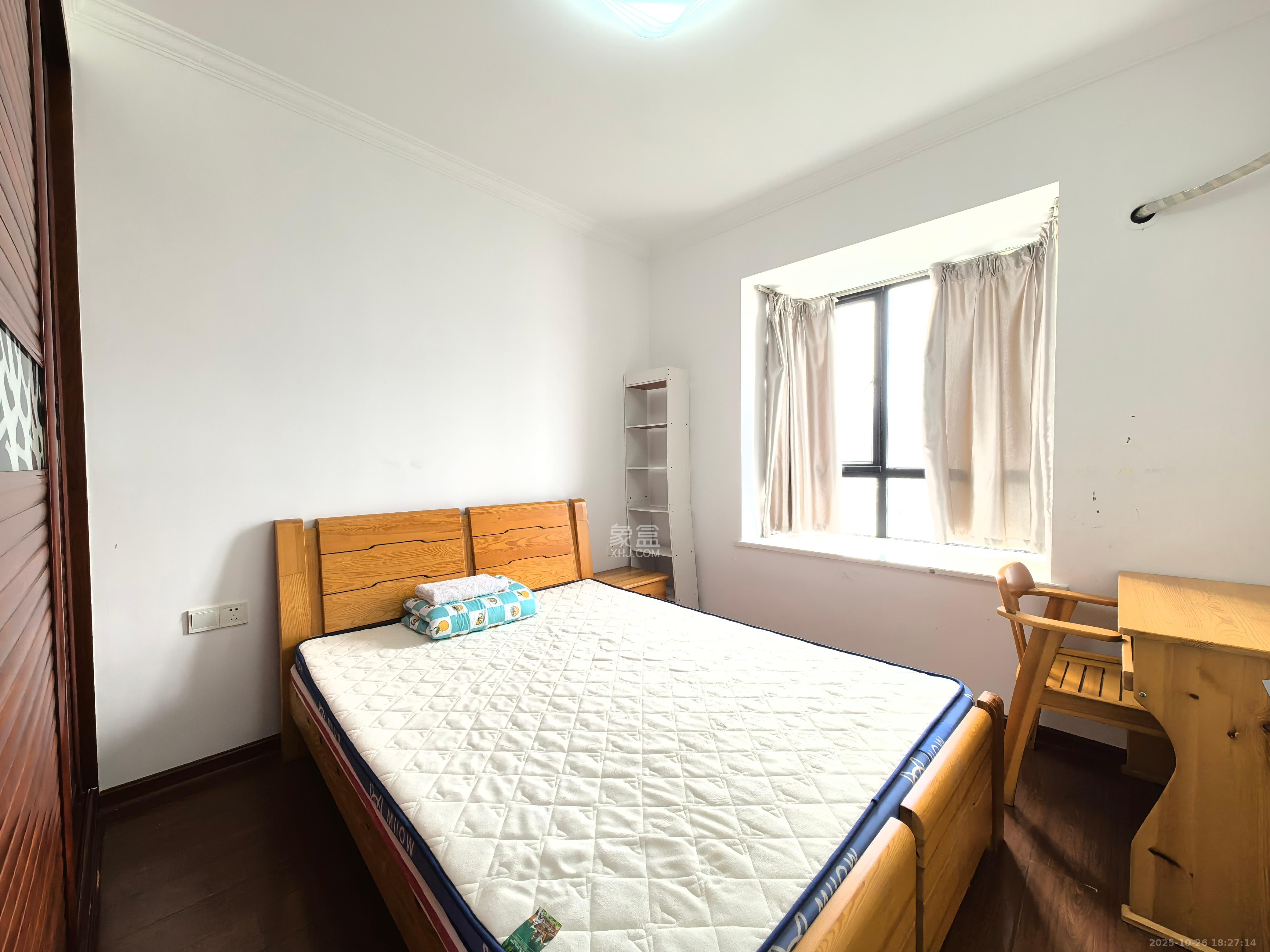 三江花中城  2室2厅1卫    2300.0元/月 三江花中城  2室2厅1卫    2300.0元/月室内图