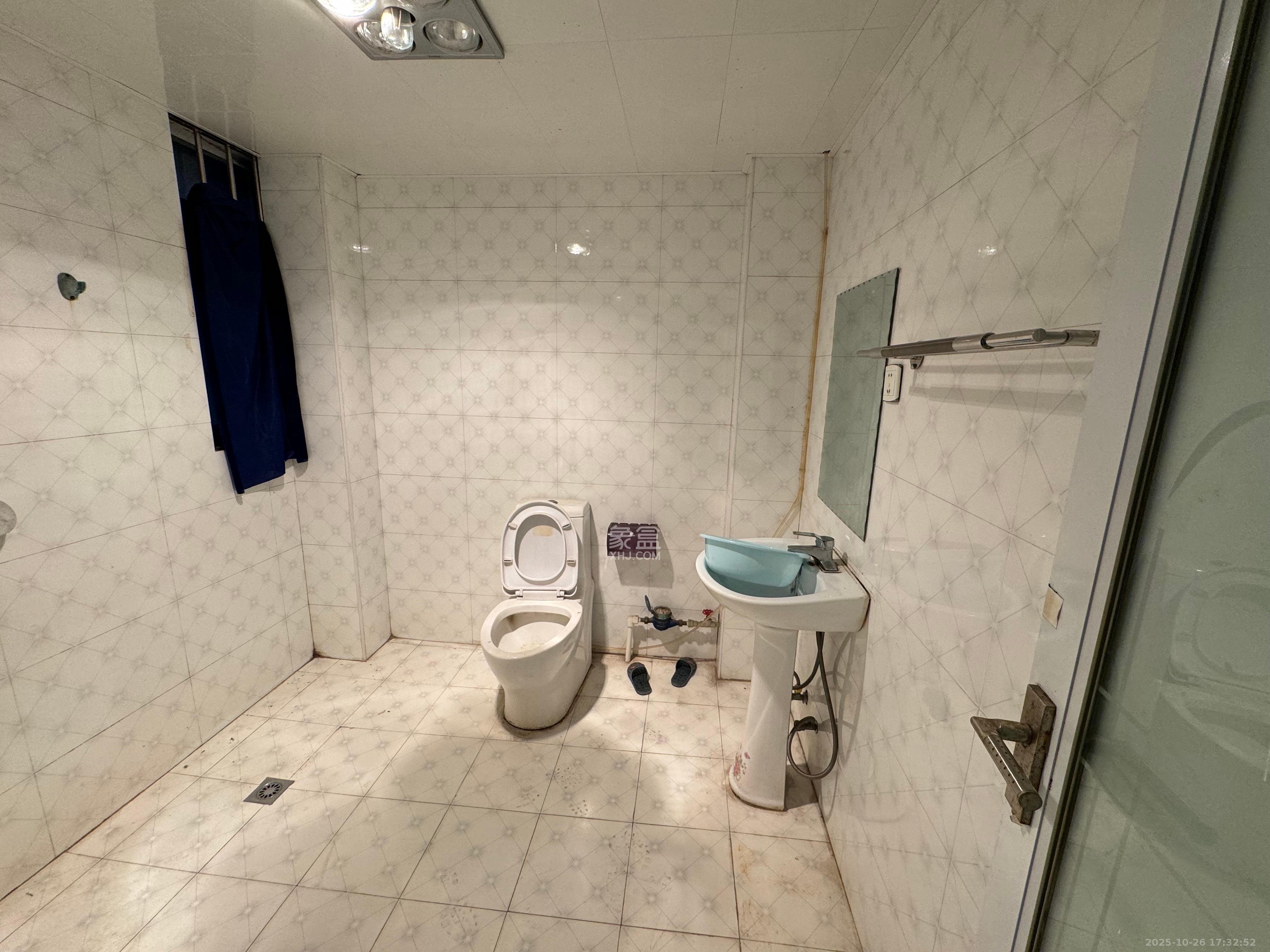 理工大学职工单位房青年汇  3室2厅2卫    2200.0元/月室内图