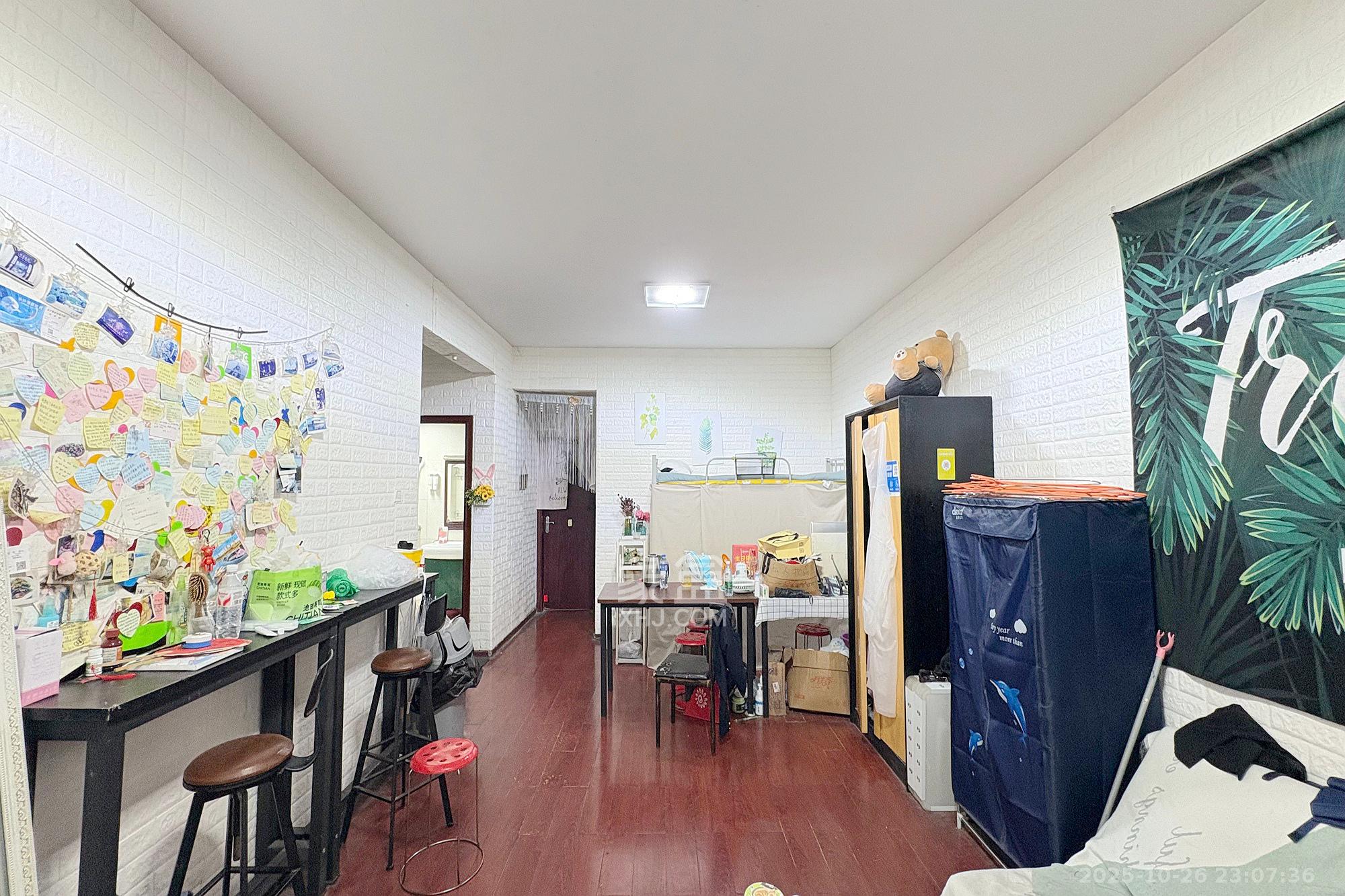 五一大道202(中环壹世界)  3室2厅1卫    102.0万 五一大道202(中环壹世界)  3室2厅1卫    102.0万室内图1