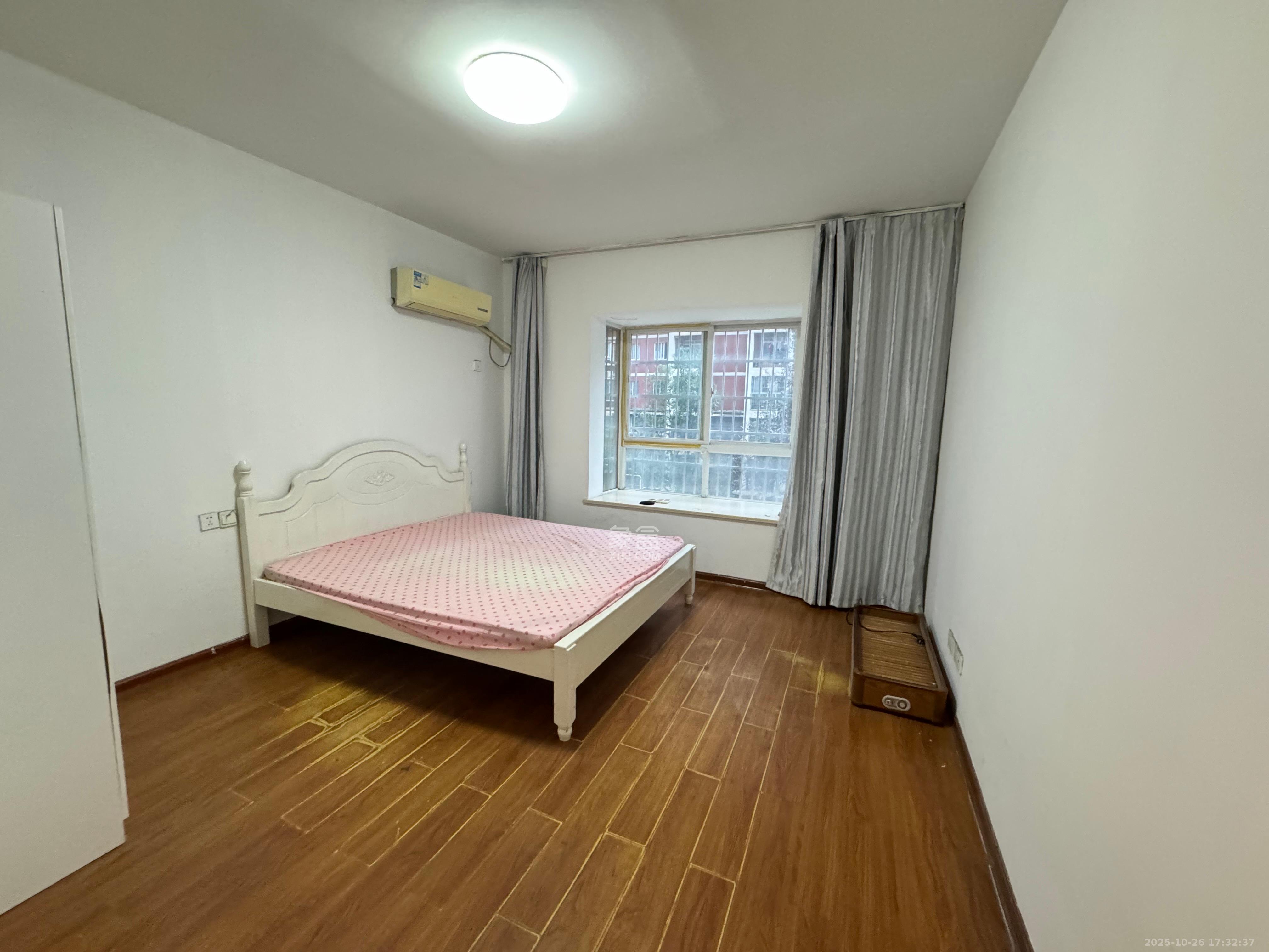 理工大学职工单位房青年汇  3室2厅2卫    2200.0元/月室内图