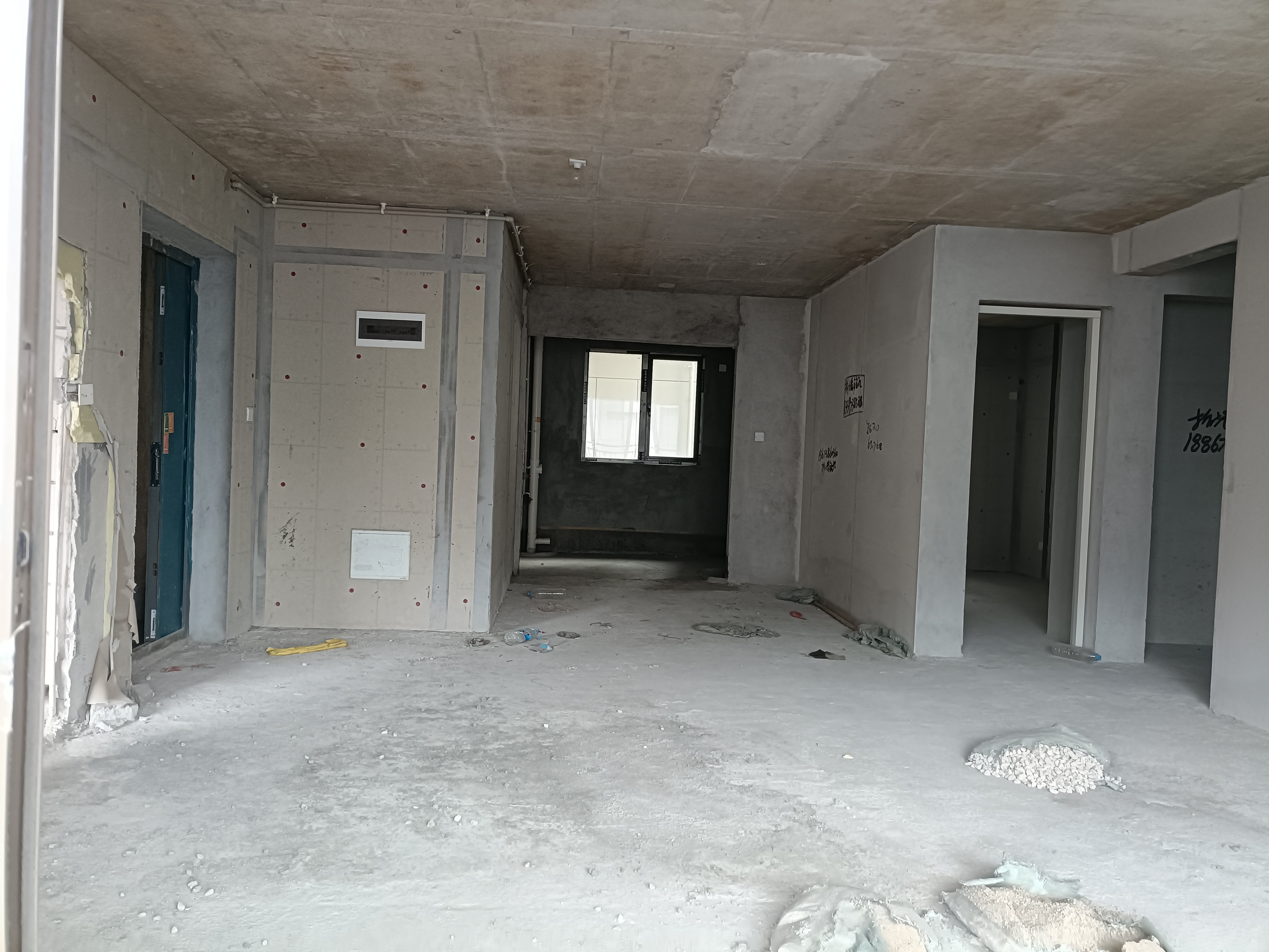 吾悦广场 5室2厅2卫 79.8万 吾悦广场 5室2厅2卫 79.8万客厅